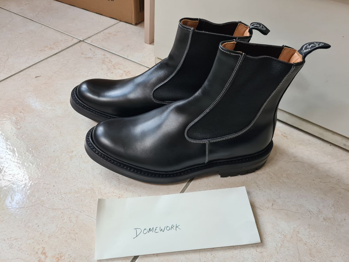 Photo by ChuckTales on October 1, 2022 of the Tricker's Stephen Chelsea Boot in Black Calf.
