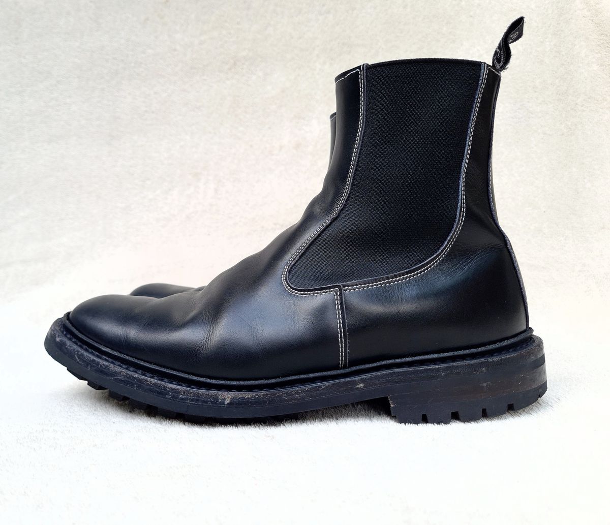 Photo by ChuckTales on December 1, 2022 of the Tricker's Stephen Chelsea Boot in Black Calf.