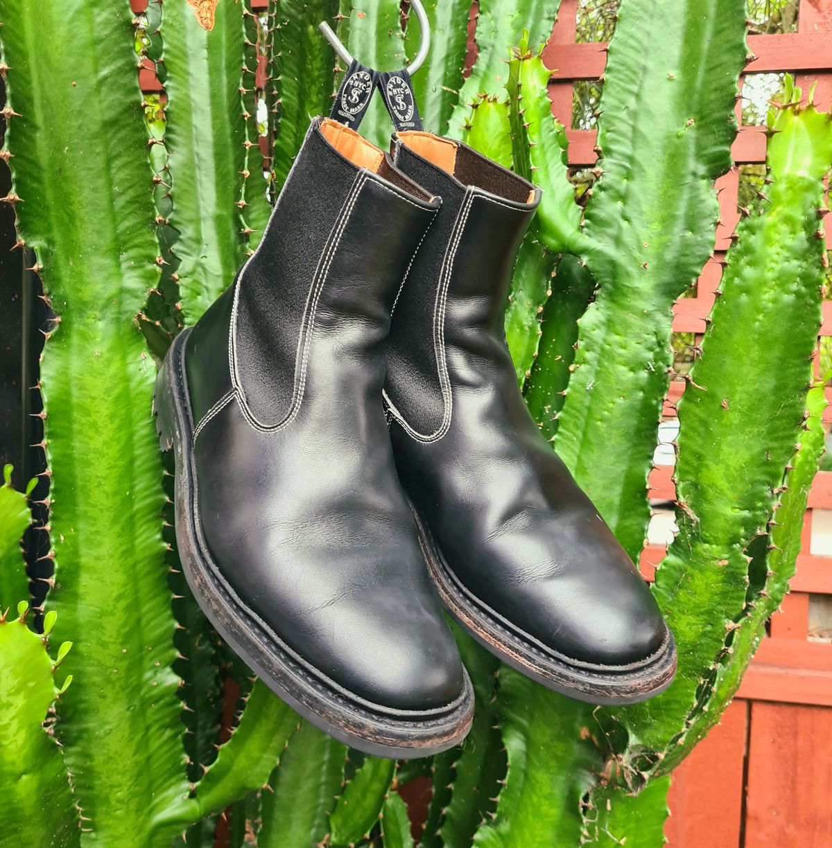 Photo by ChuckTales on February 1, 2023 of the Tricker's Stephen Chelsea Boot in Black Calf.