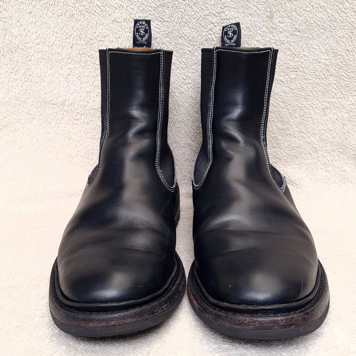 Photo by ChuckTales on February 1, 2023 of the Tricker's Stephen Chelsea Boot in Black Calf.