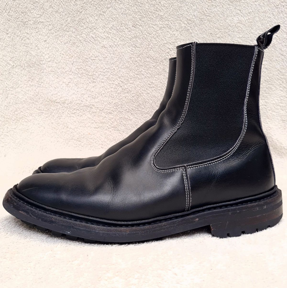 Photo by ChuckTales on February 1, 2023 of the Tricker's Stephen Chelsea Boot in Black Calf.