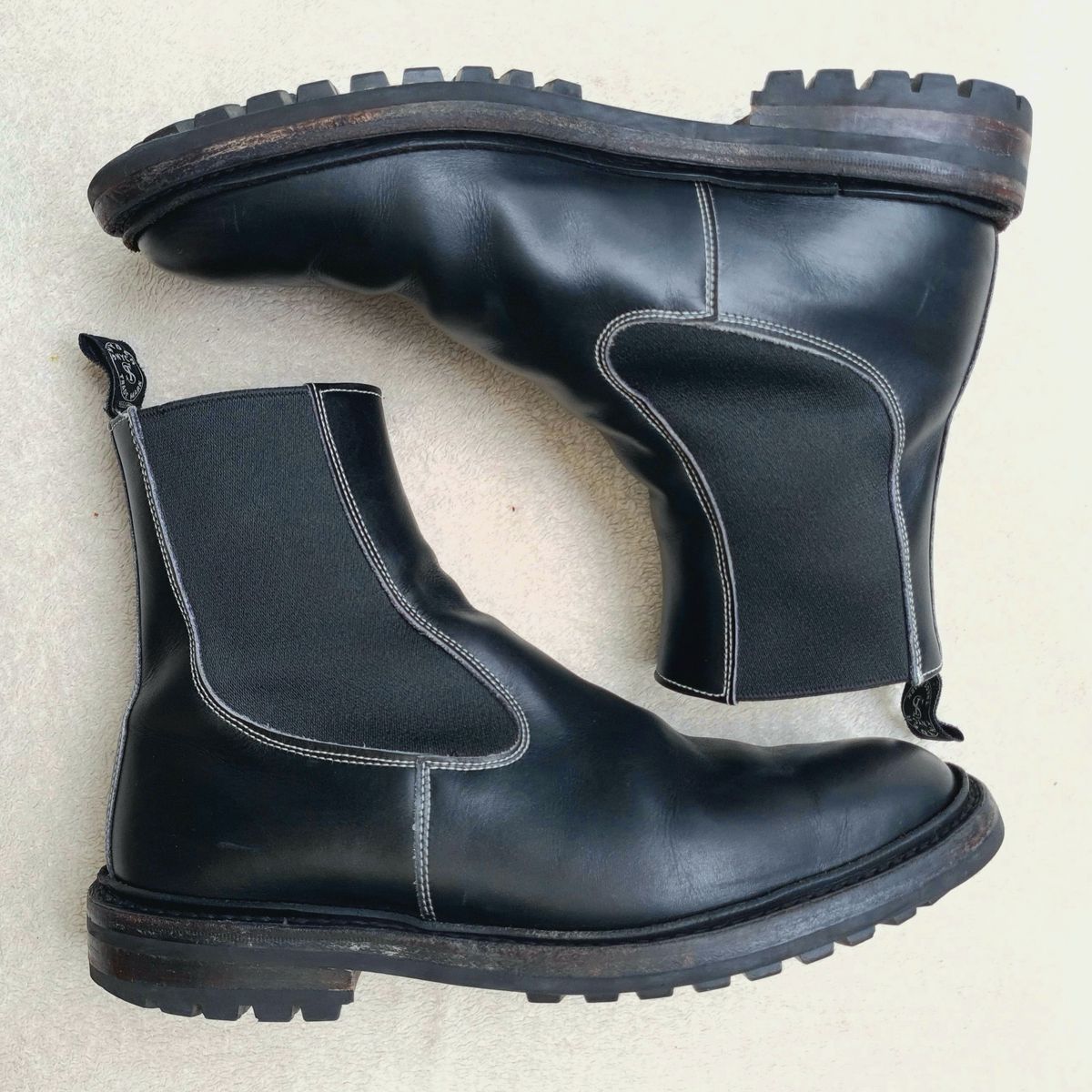 Photo by ChuckTales on February 1, 2023 of the Tricker's Stephen Chelsea Boot in Black Calf.