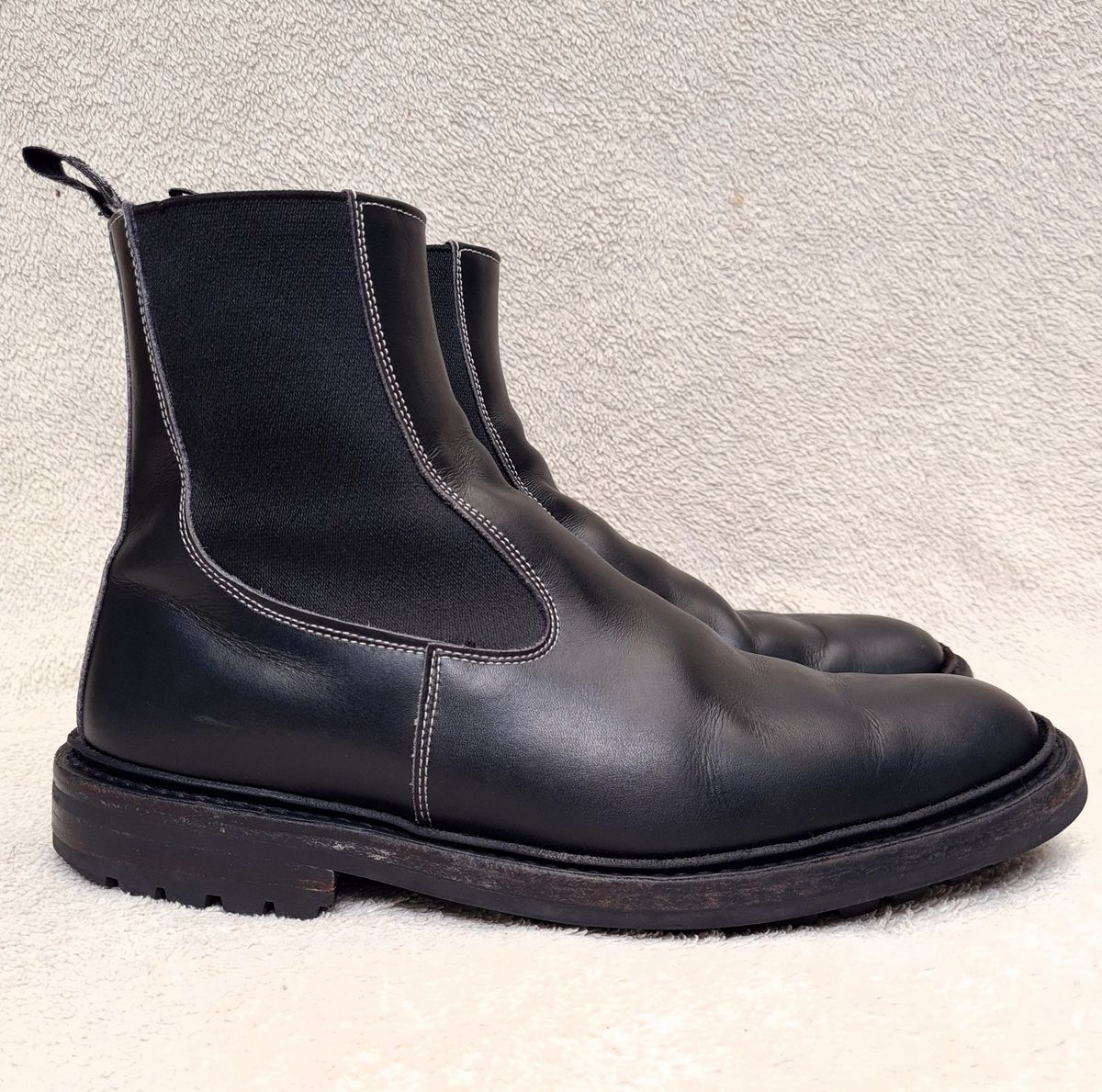 Photo by ChuckTales on February 1, 2023 of the Tricker's Stephen Chelsea Boot in Black Calf.