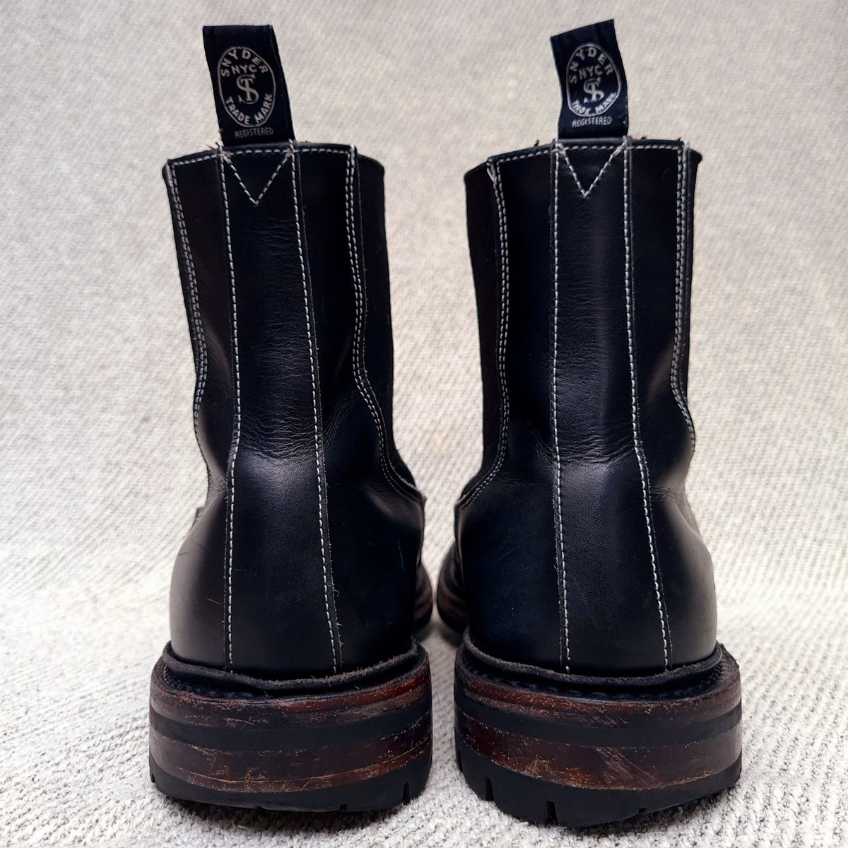 Photo by ChuckTales on March 1, 2023 of the Tricker's Stephen Chelsea Boot in Black Calf.