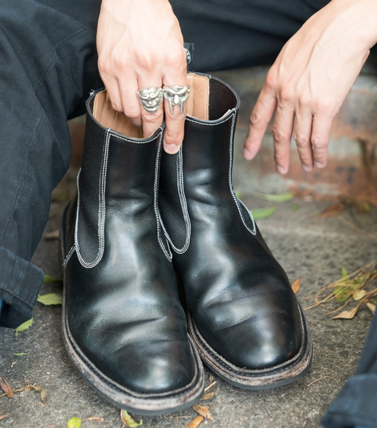 Photo by ChuckTales on March 27, 2023 of the Tricker's Stephen Chelsea Boot in Black Calf.