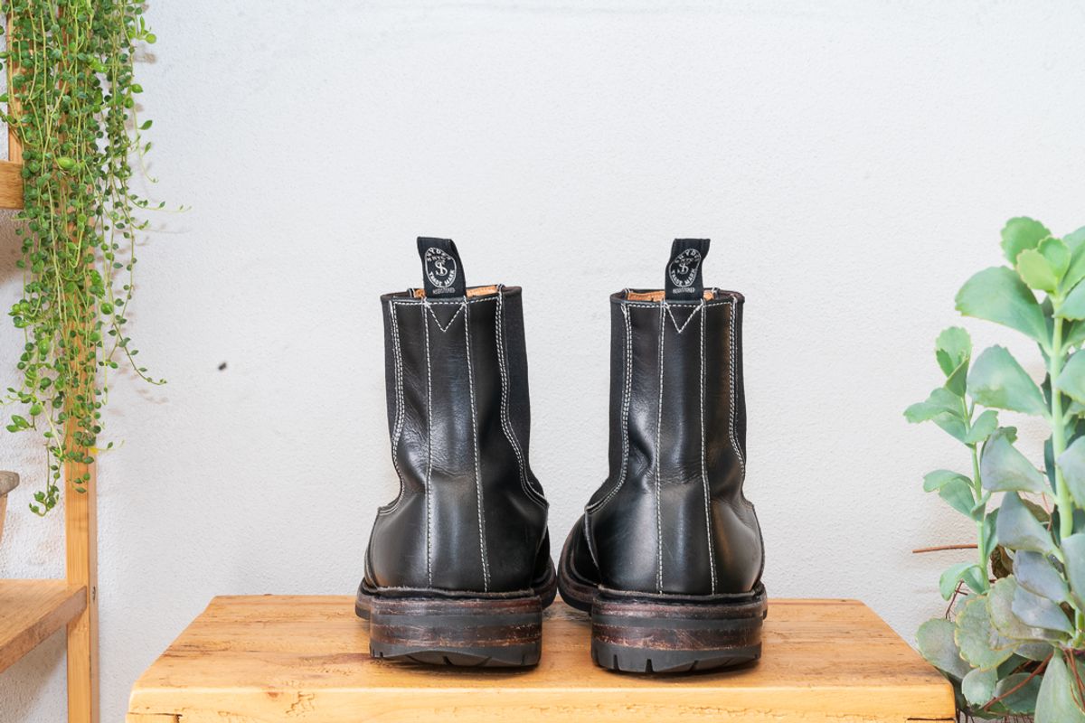 Photo by ChuckTales on April 1, 2023 of the Tricker's Stephen Chelsea Boot in Black Calf.