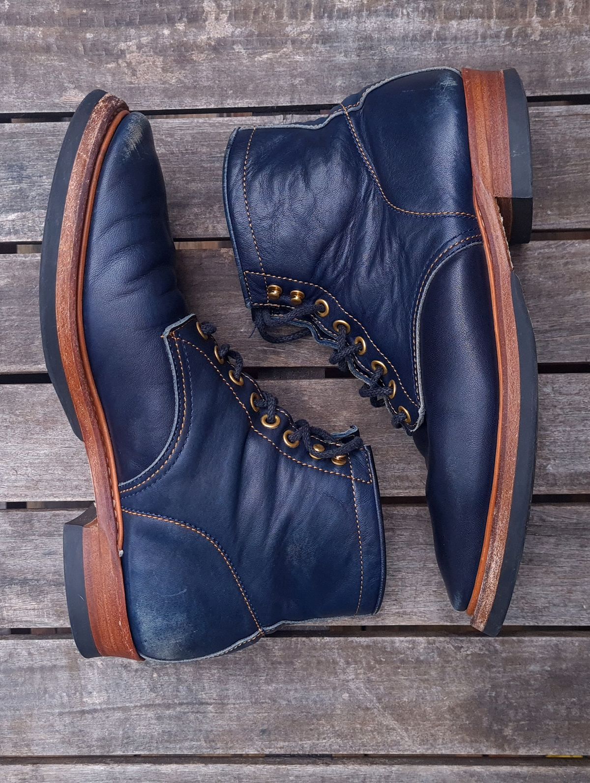 Photo by ChuckTales on February 3, 2024 of the Y'2 Leather Work Boot in Indigo Horsehide.