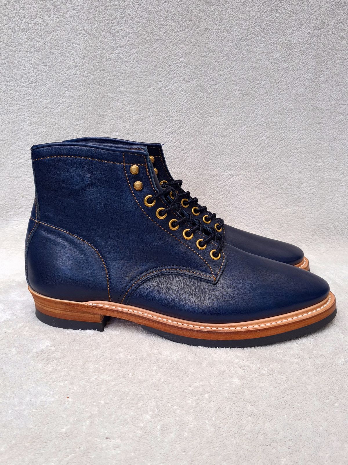 Photo by ChuckTales on October 1, 2023 of the Y'2 Leather Work Boot in Indigo Horsehide.