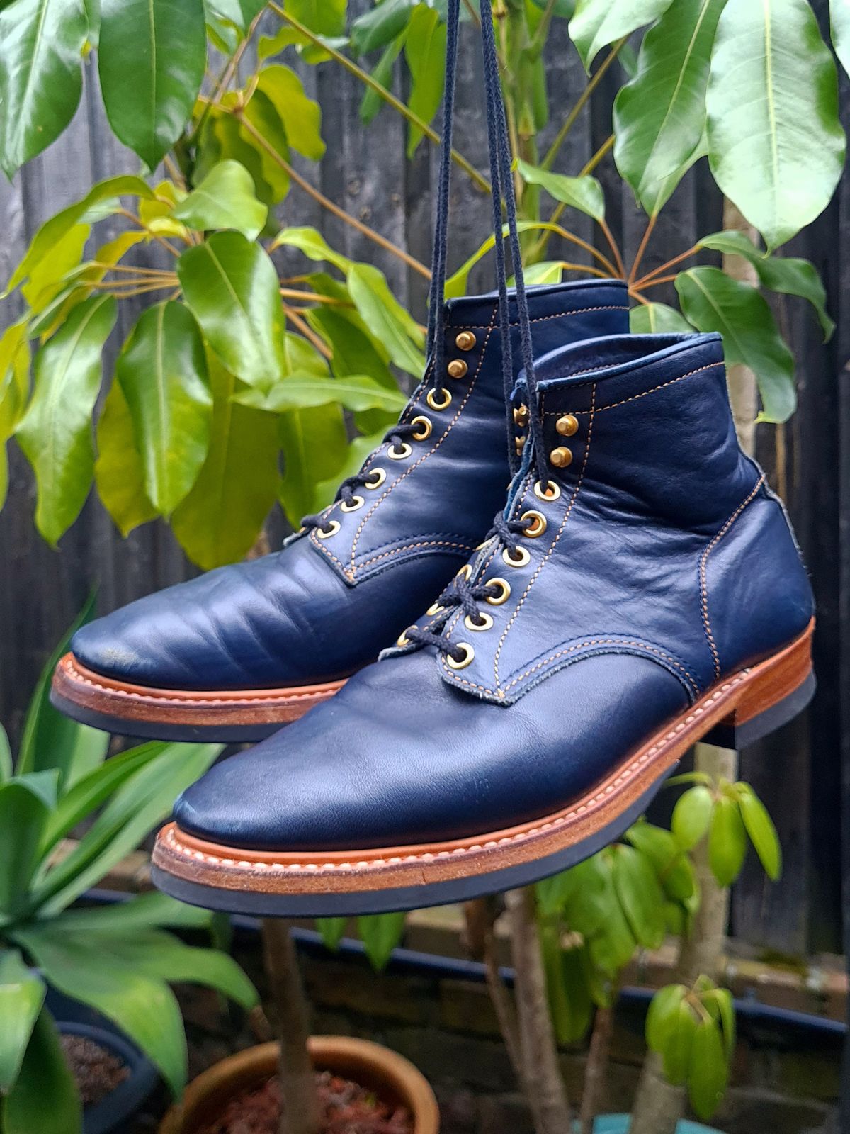 Photo by ChuckTales on December 2, 2023 of the Y'2 Leather Work Boot in Indigo Horsehide.