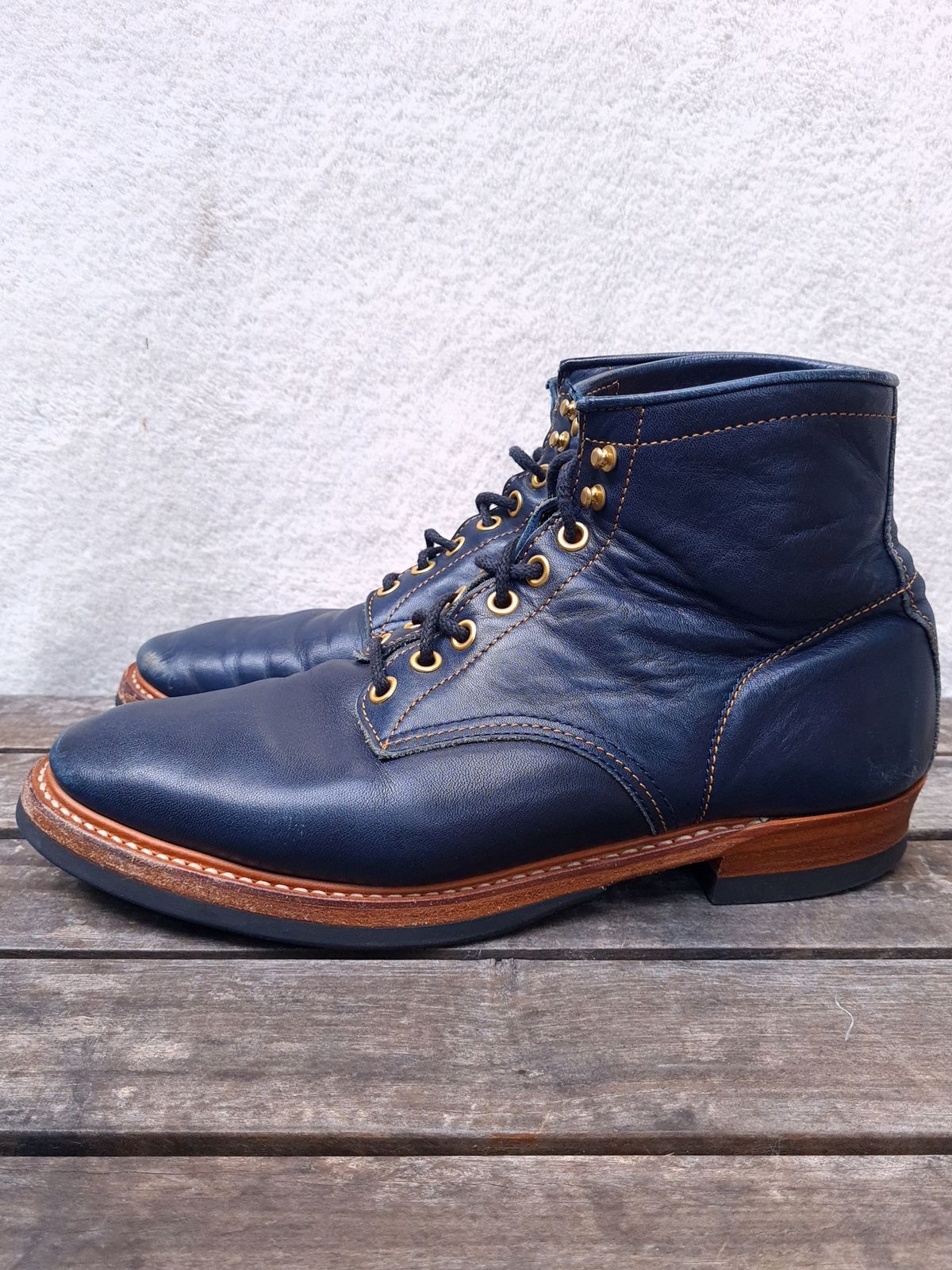 Photo by ChuckTales on January 5, 2024 of the Y'2 Leather Work Boot in Indigo Horsehide.