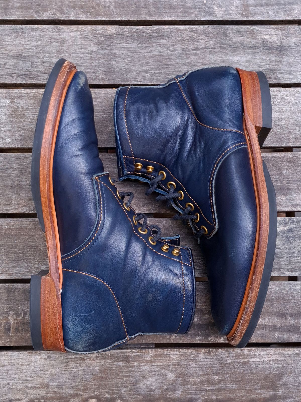 Photo by ChuckTales on January 5, 2024 of the Y'2 Leather Work Boot in Indigo Horsehide.