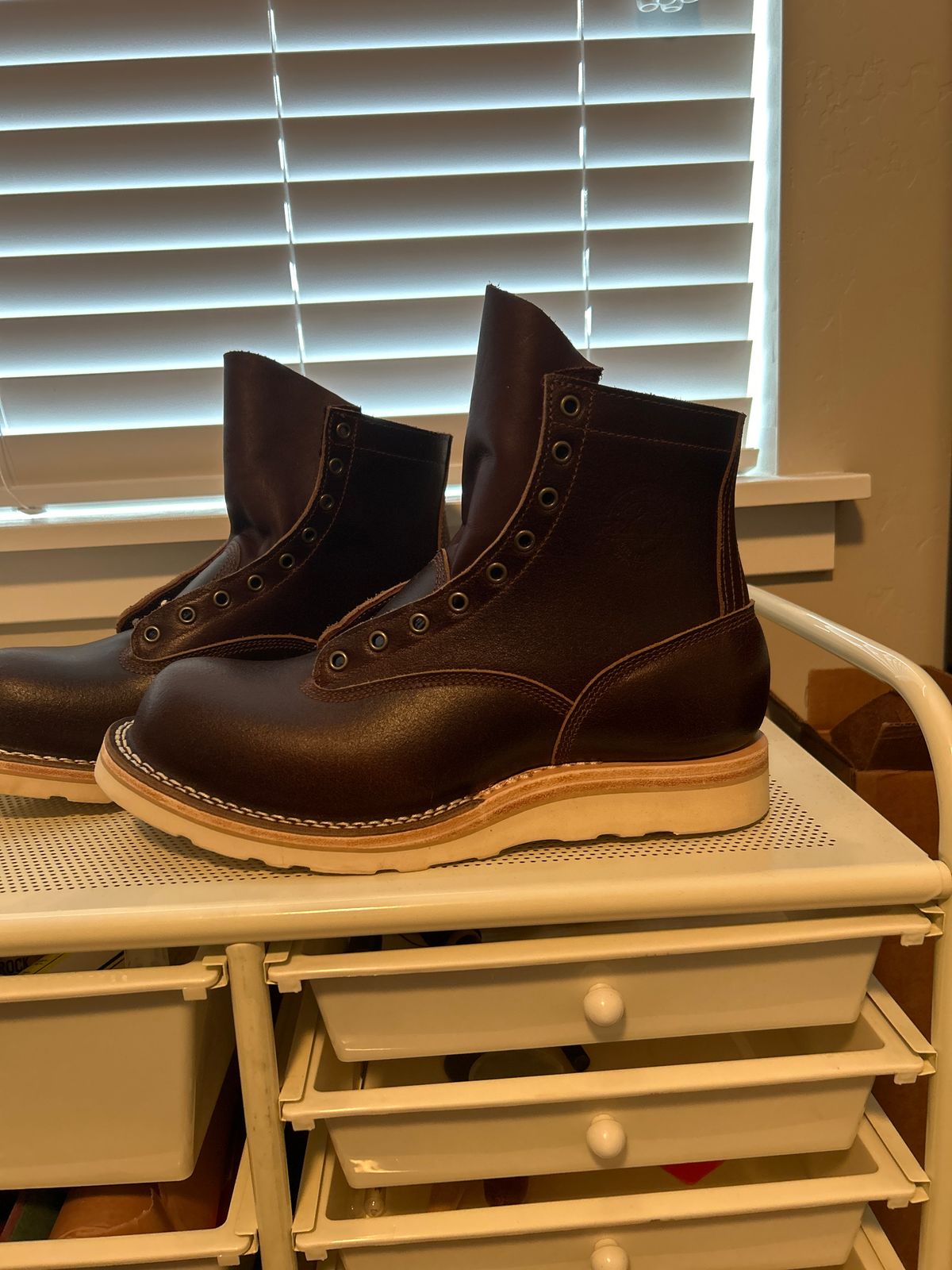 Photo by killerbootsman on January 17, 2024 of the Frank's Boots Rainier in Horween Cinnamon Waxed Flesh.
