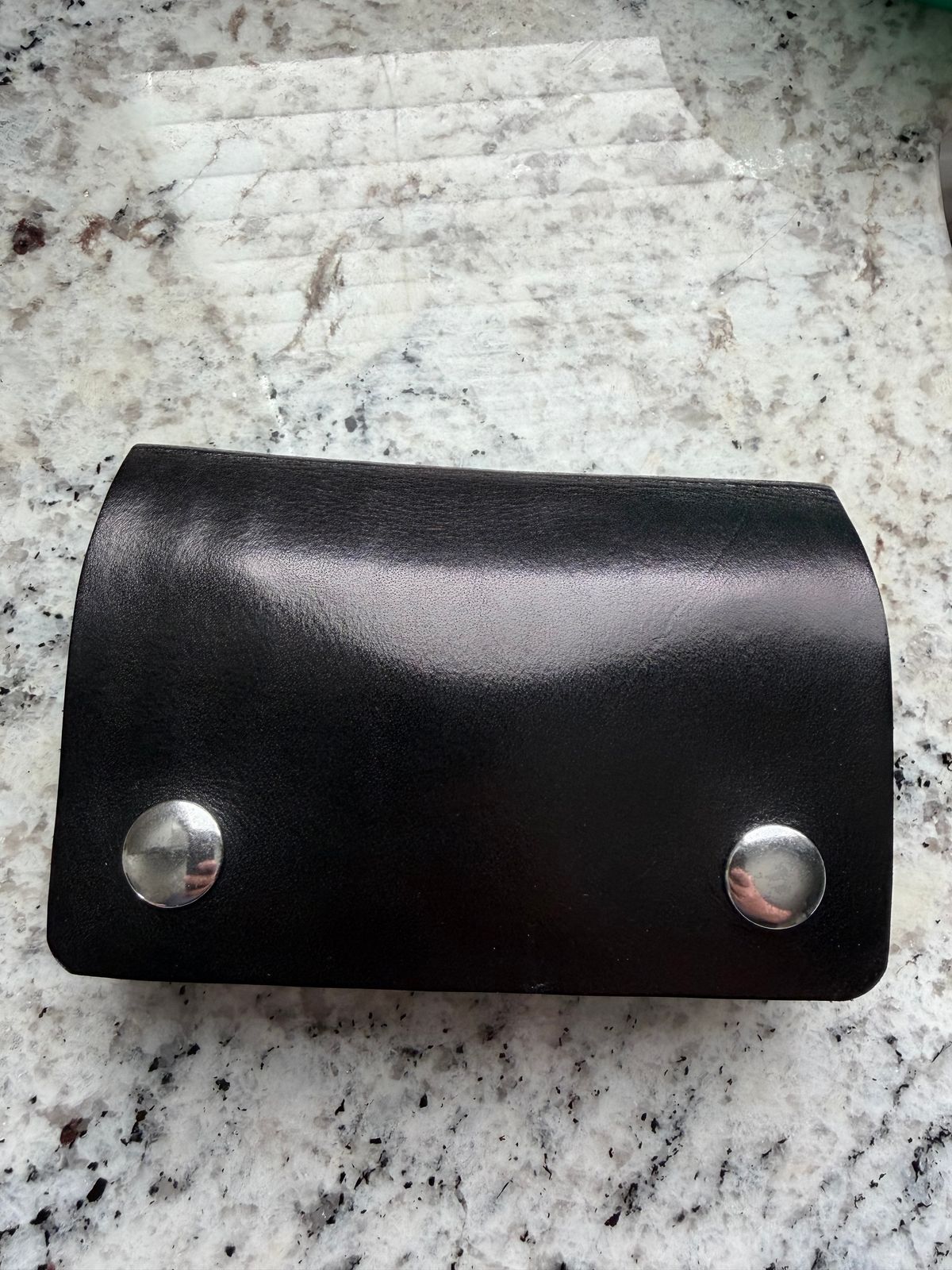 Photo by killerbootsman on March 27, 2026 of the Roberti Custom Short Trucker Wallet in Herman Oak Hand Dyed Black.