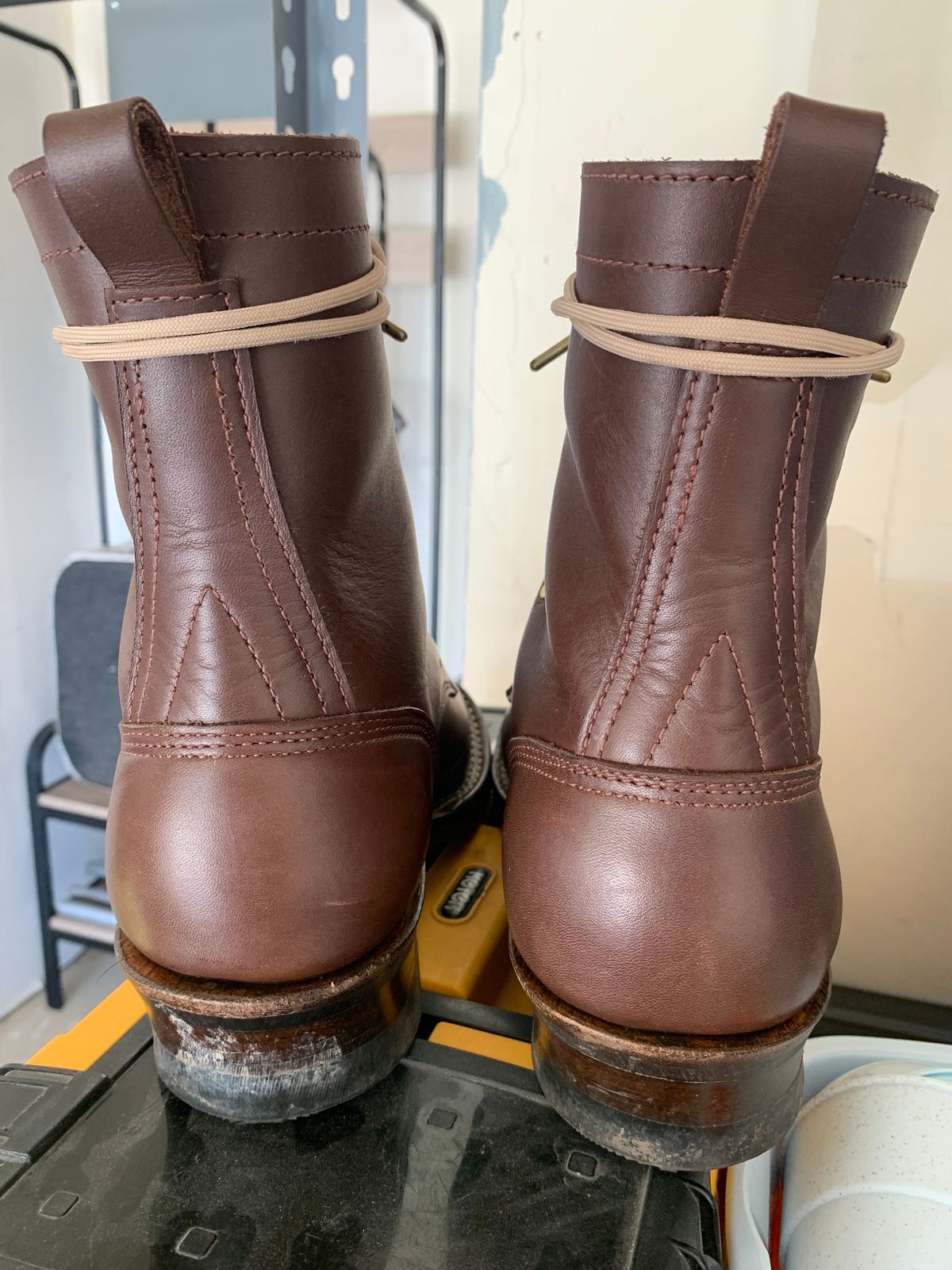 Photo by killerbootsman on June 21, 2023 of the Frank's Boots Front Range in Seidel Walnut Oil Tan.