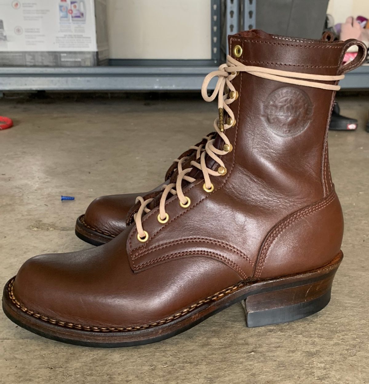 Photo by killerbootsman on June 27, 2023 of the Frank's Boots Front Range in Seidel Walnut Oil Tan.