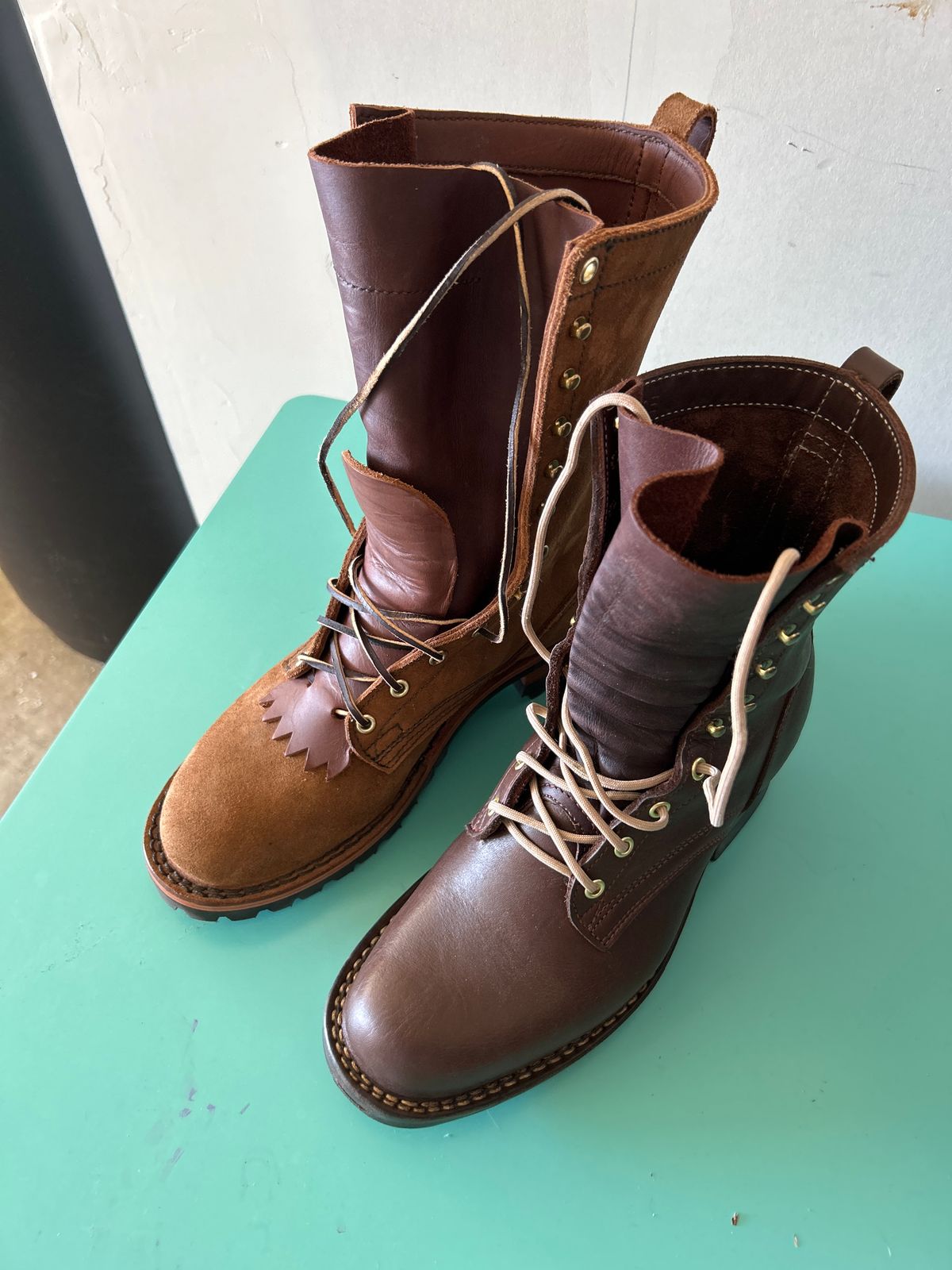 Photo by killerbootsman on September 15, 2023 of the Frank's Boots Front Range in Seidel Walnut Oil Tan.