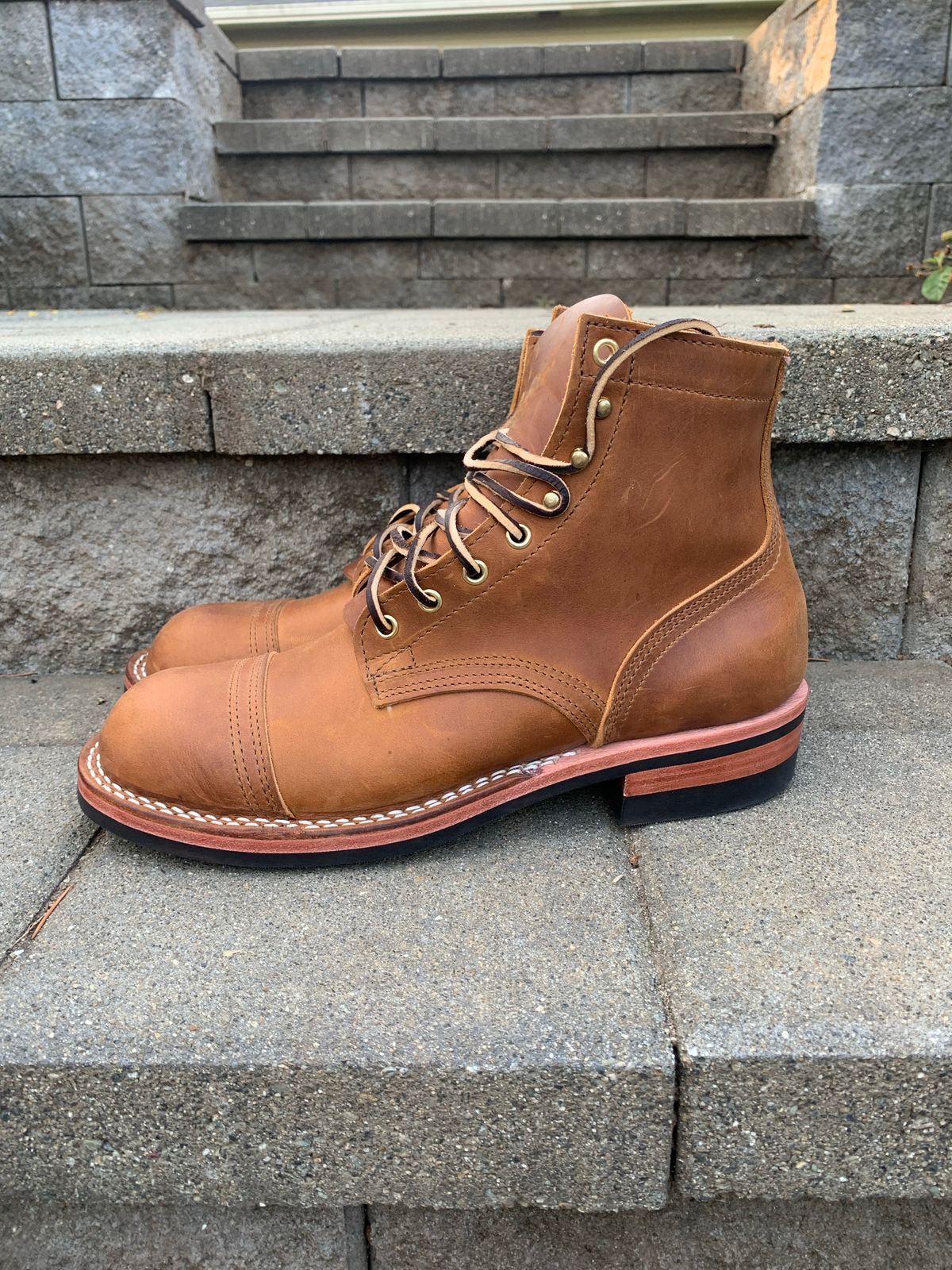 Photo by Sunbenny on October 1, 2022 of the Nicks Americana in Horween Orange Predator.