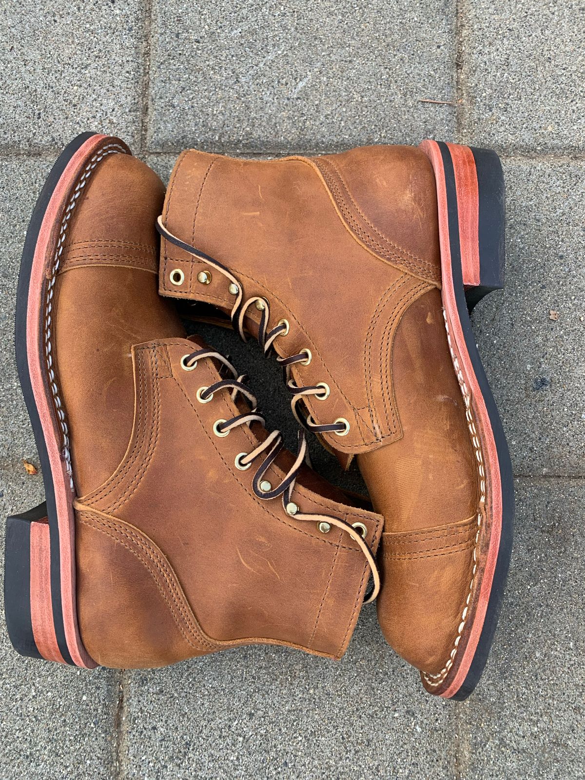 Photo by Sunbenny on October 1, 2022 of the Nicks Americana in Horween Orange Predator.