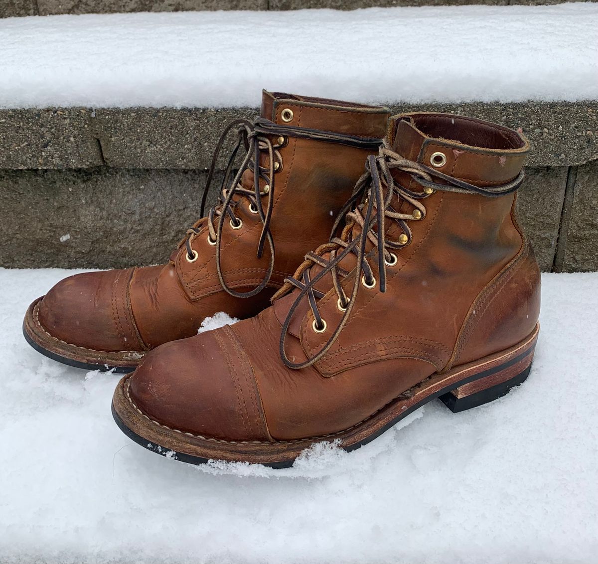 Photo by Sunbenny on February 1, 2023 of the Nicks Americana in Horween Orange Predator.