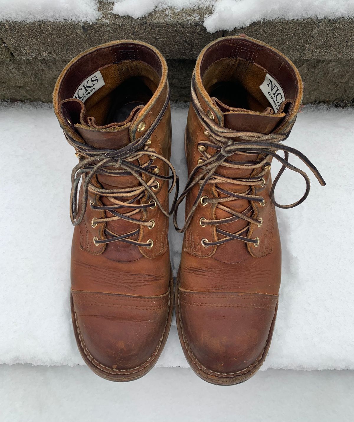 Photo by Sunbenny on February 1, 2023 of the Nicks Americana in Horween Orange Predator.