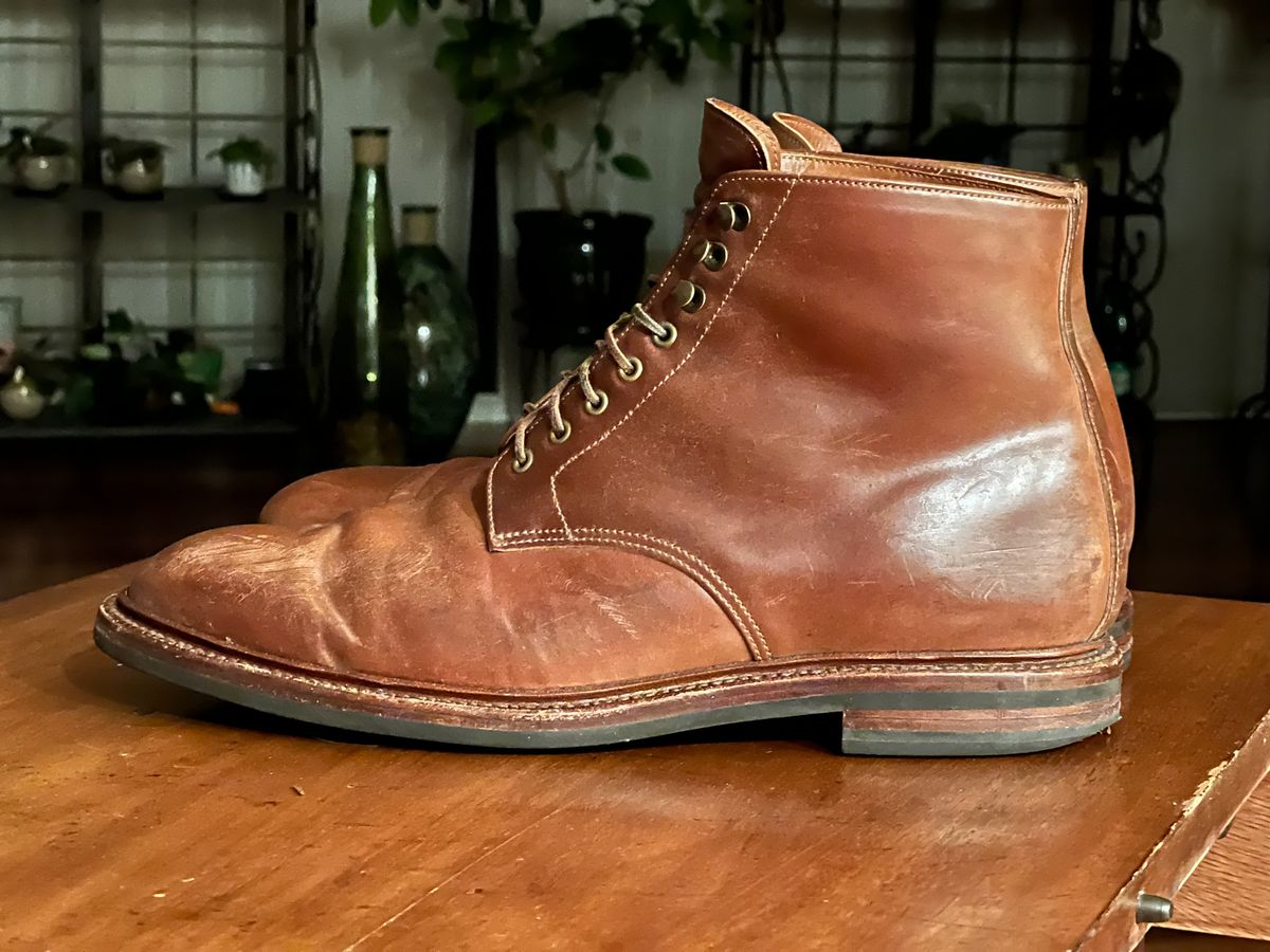 Photo by unsound_gambit on January 6, 2023 of the Grant Stone Edward Boot in Horween Honey Glazed Shell Cordovan.