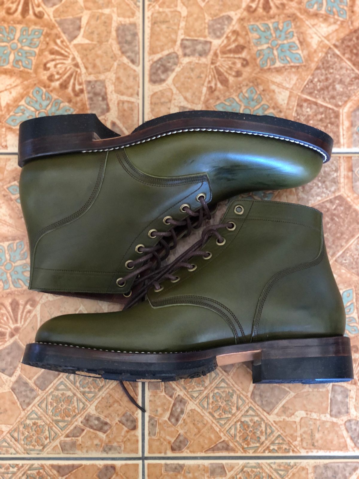 Photo by bijansesame on October 1, 2022 of the Onderhoud SVC01 Boondocker in Badalassi Carlo Olive Green Minerva.