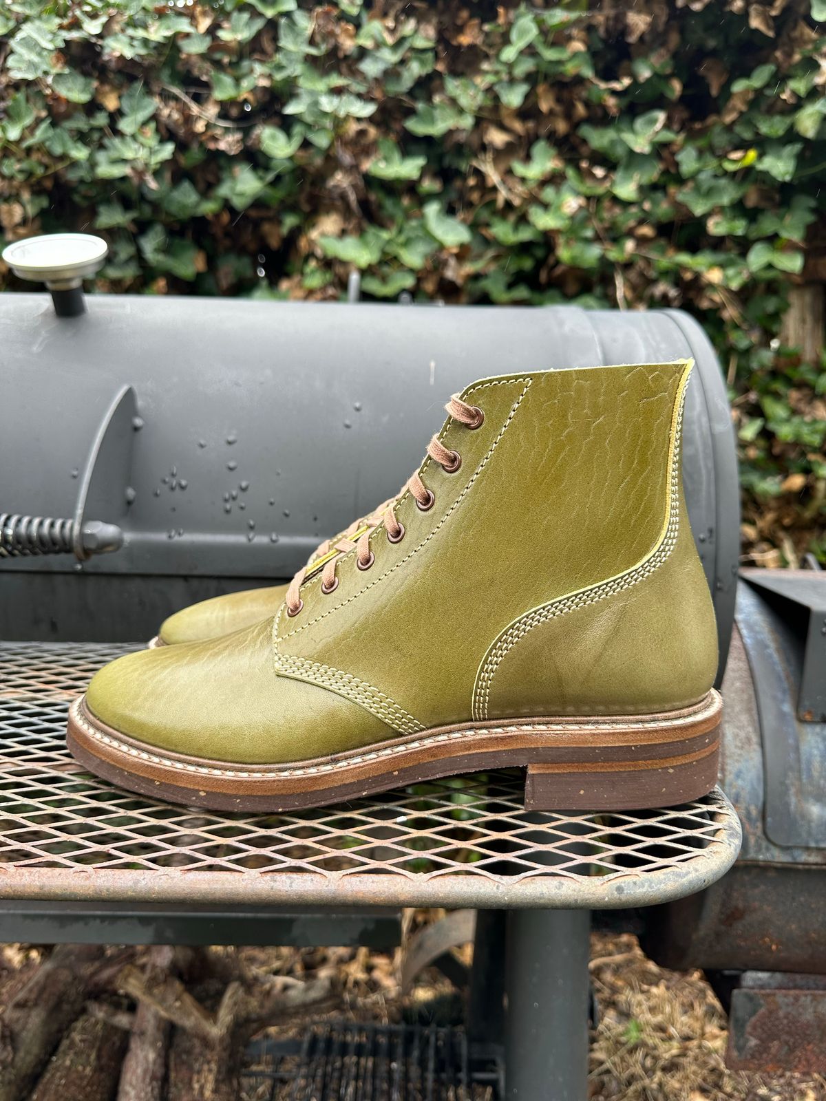 Photo by 8loop on October 1, 2022 of the John Lofgren M-43 Service Shoes in Shinki Olive Shrunken Horsebutt.