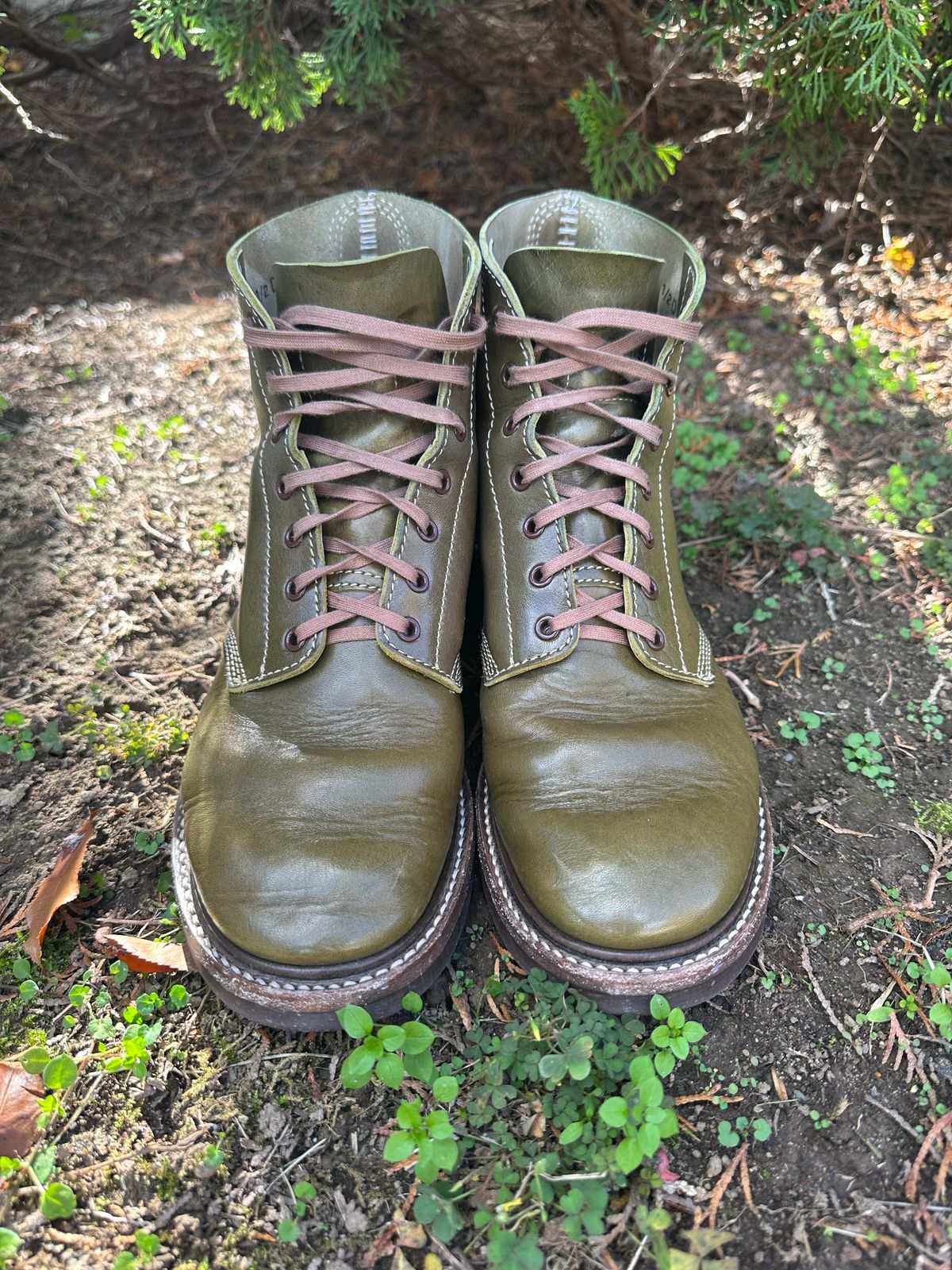 Photo by 8loop on November 5, 2022 of the John Lofgren M-43 Service Shoes in Shinki Olive Shrunken Horsebutt.
