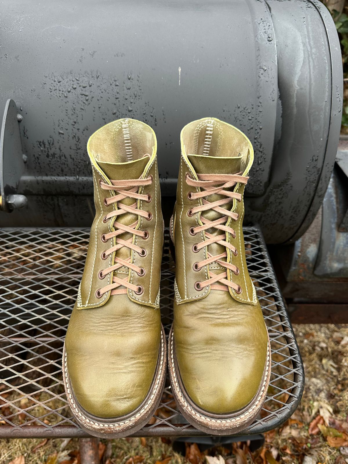 Photo by 8loop on December 3, 2022 of the John Lofgren M-43 Service Shoes in Shinki Olive Shrunken Horsebutt.