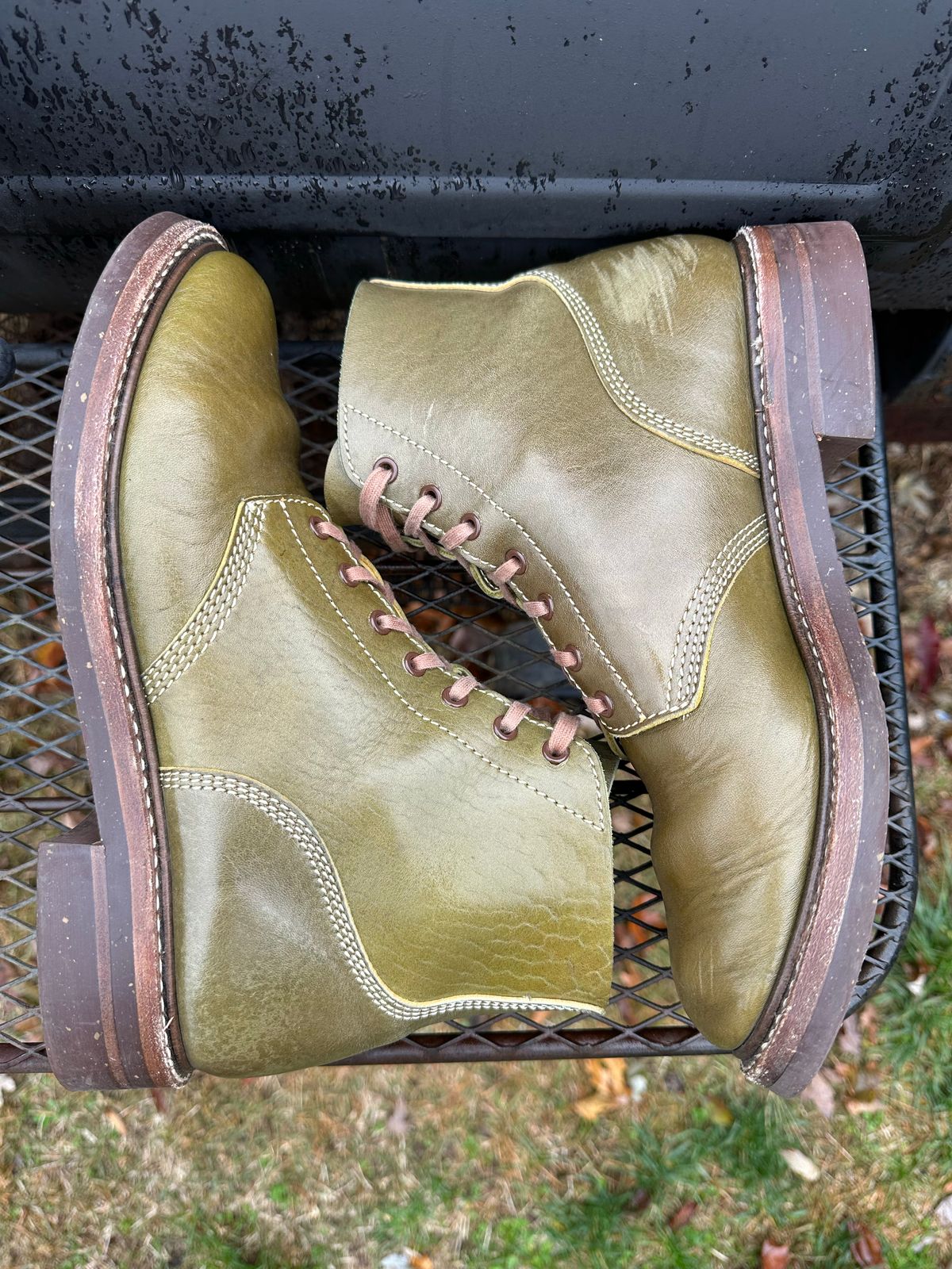 Photo by 8loop on December 3, 2022 of the John Lofgren M-43 Service Shoes in Shinki Olive Shrunken Horsebutt.