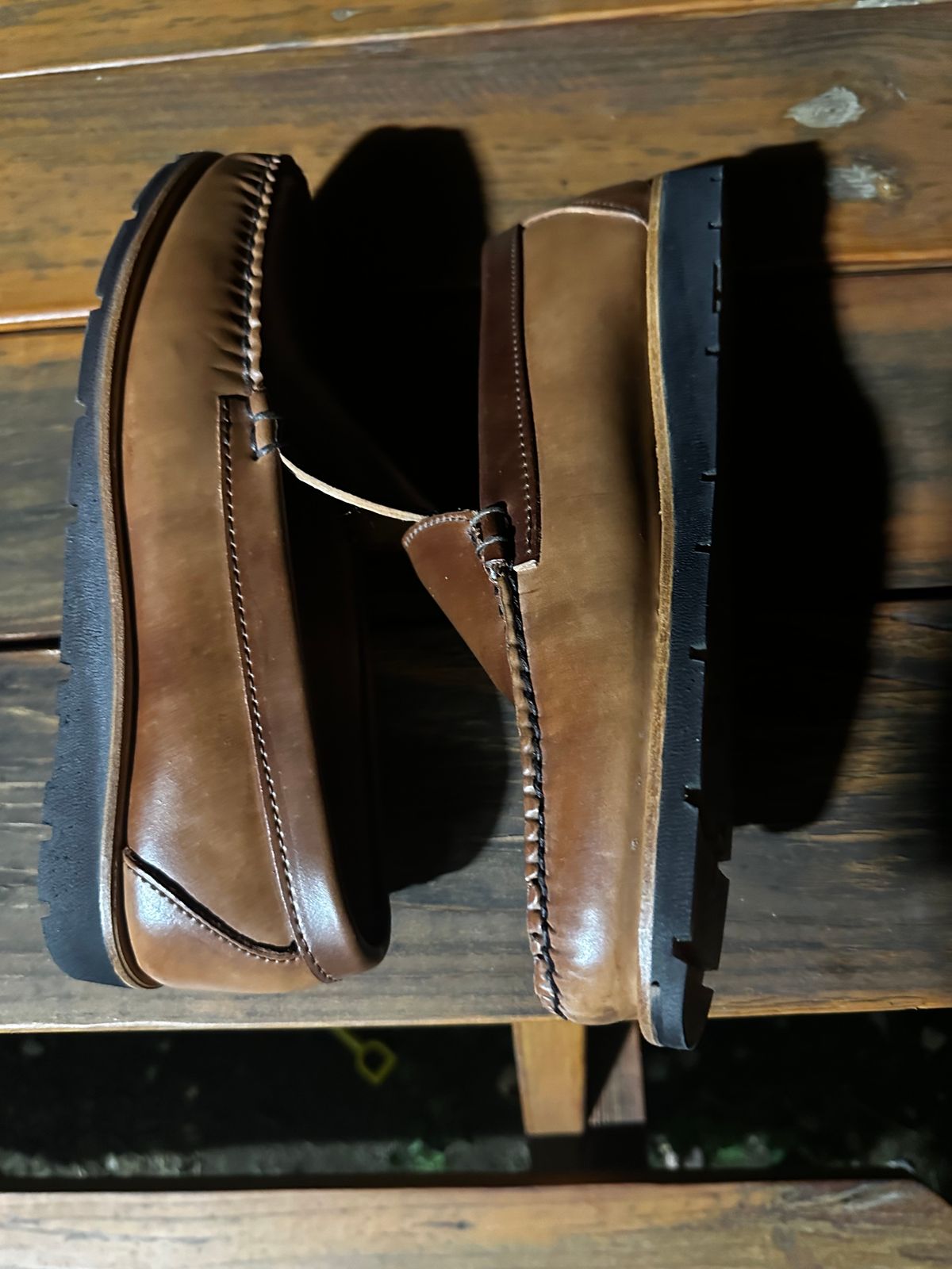 Photo by 8loop on October 1, 2024 of the Rancourt & Co. Blue Isle Venetian in Horween Whisky Shell Cordovan.