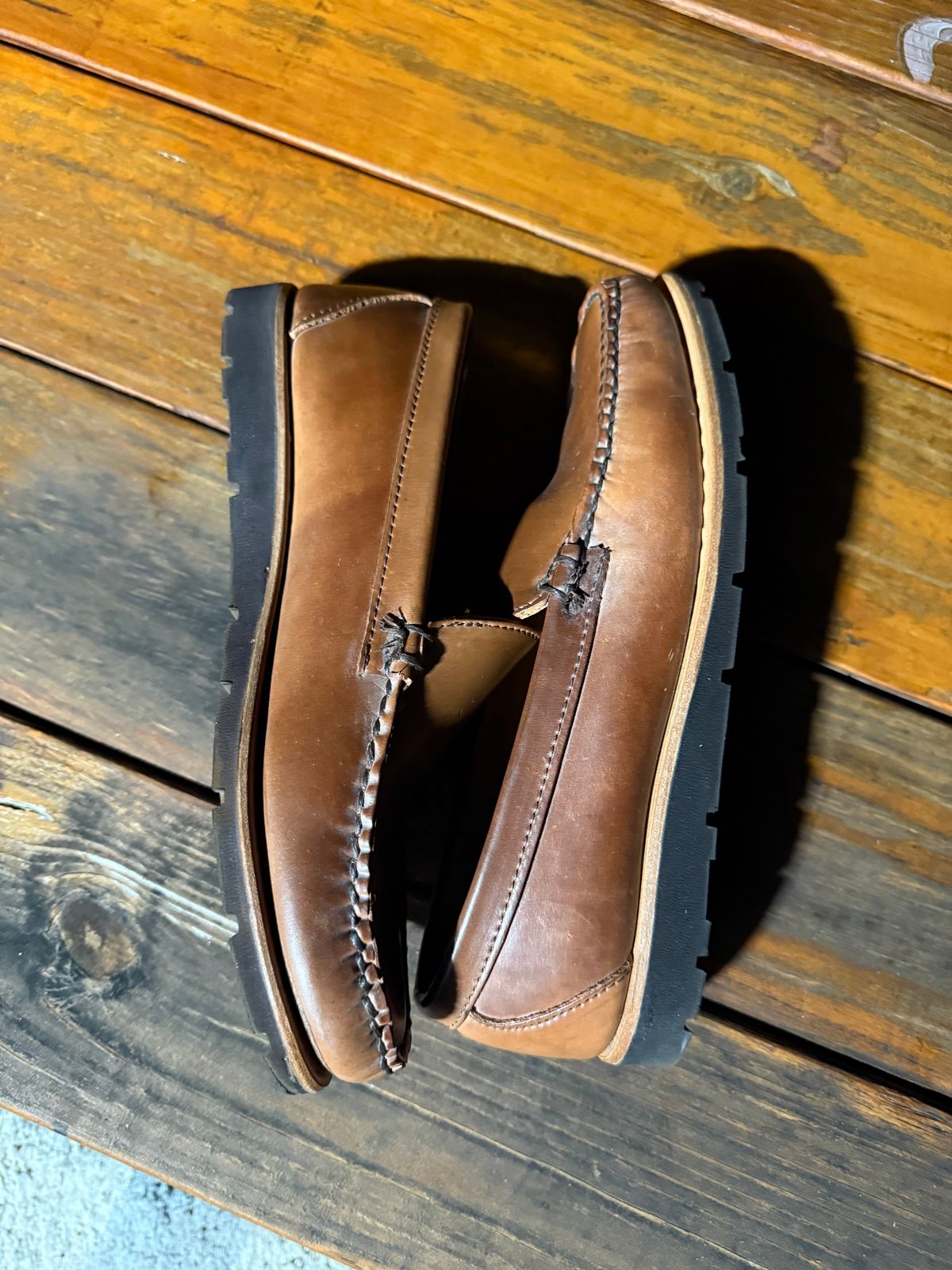 Photo by 8loop on November 6, 2024 of the Rancourt & Co. Blue Isle Venetian in Horween Whisky Shell Cordovan.
