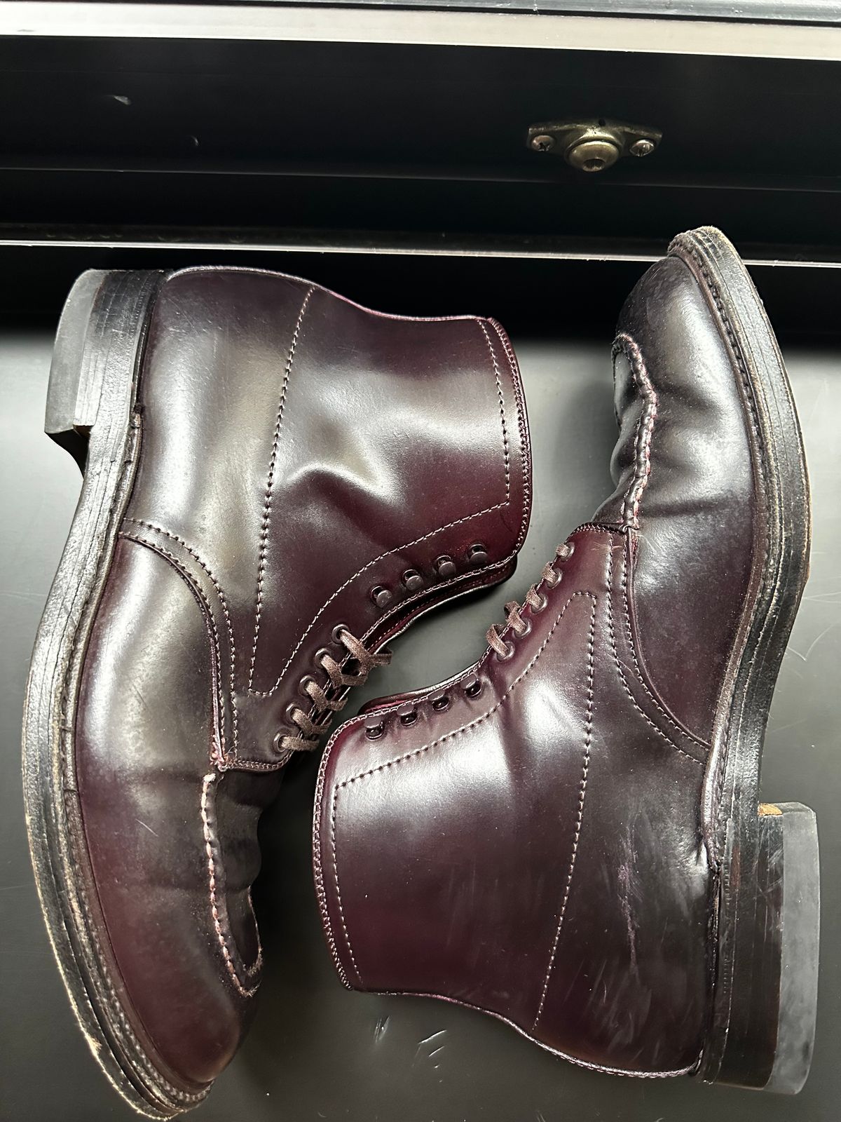 Photo by 8loop on December 4, 2023 of the Alden Indy Boot in Horween Color 8 Shell Cordovan.