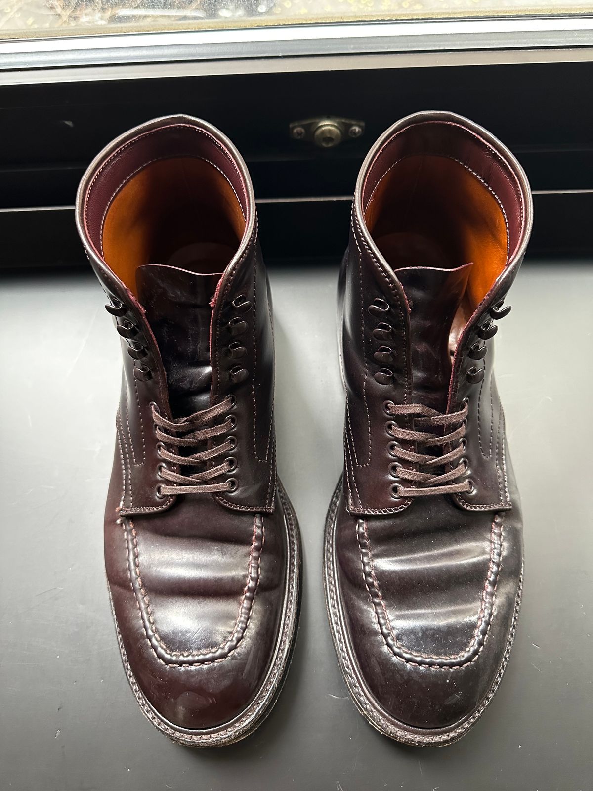 Photo by 8loop on December 4, 2023 of the Alden Indy Boot in Horween Color 8 Shell Cordovan.