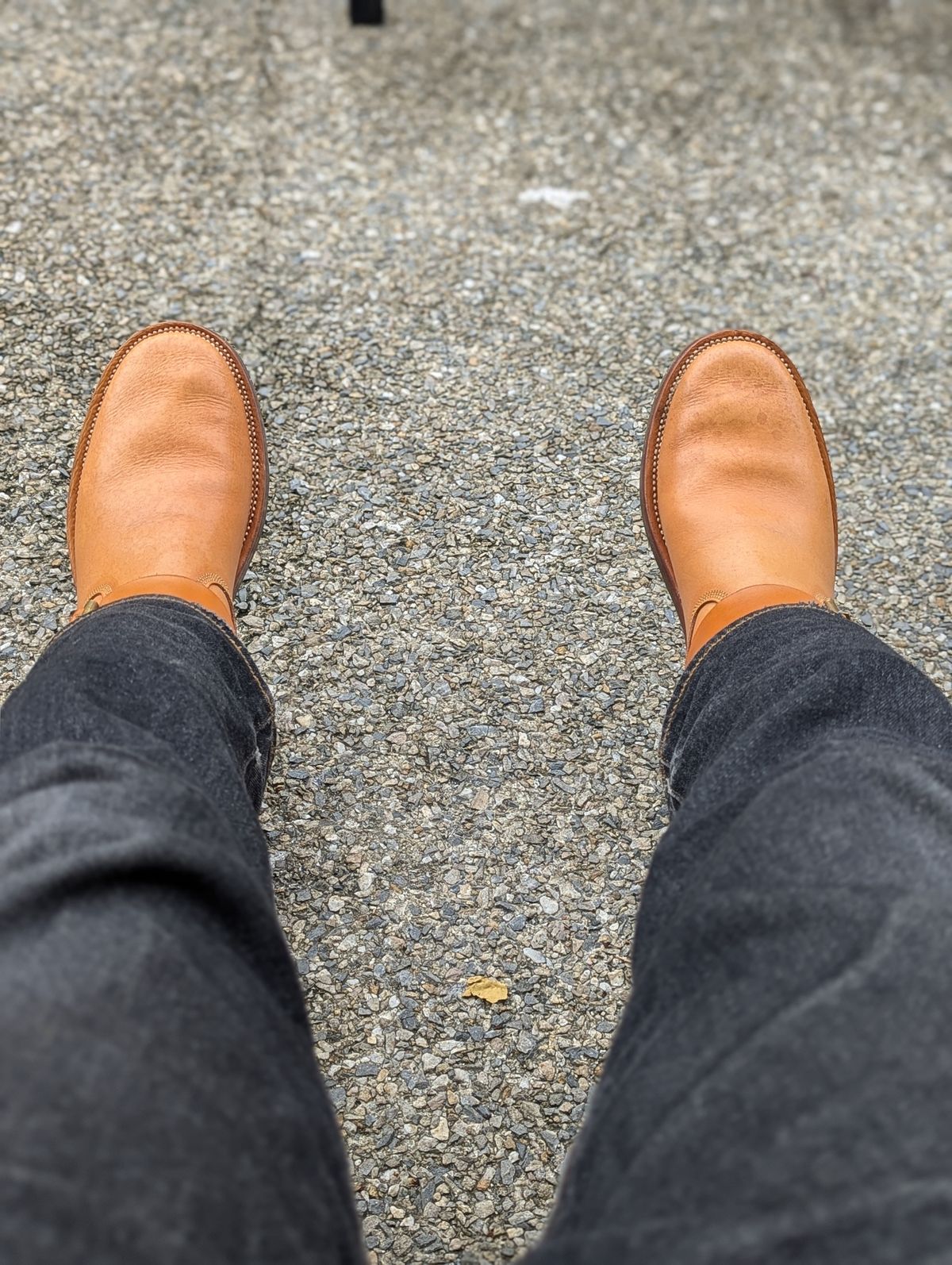 Photo by dwbrunton on September 12, 2024 of the Fortis Boots Tapak 2.0 Engineer Boots in Cisarua Indonesian Natural Vegtan.