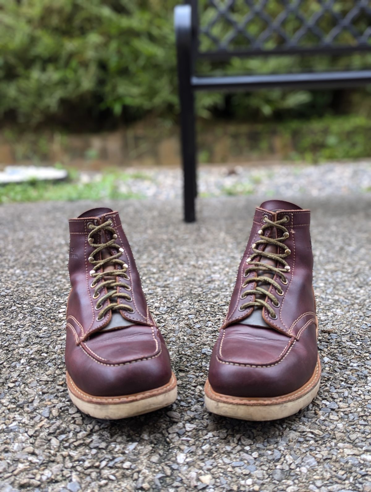 Photo by dwbrunton on November 9, 2024 of the White's Perry 6" Select in Seidel Burgundy Double Shot.