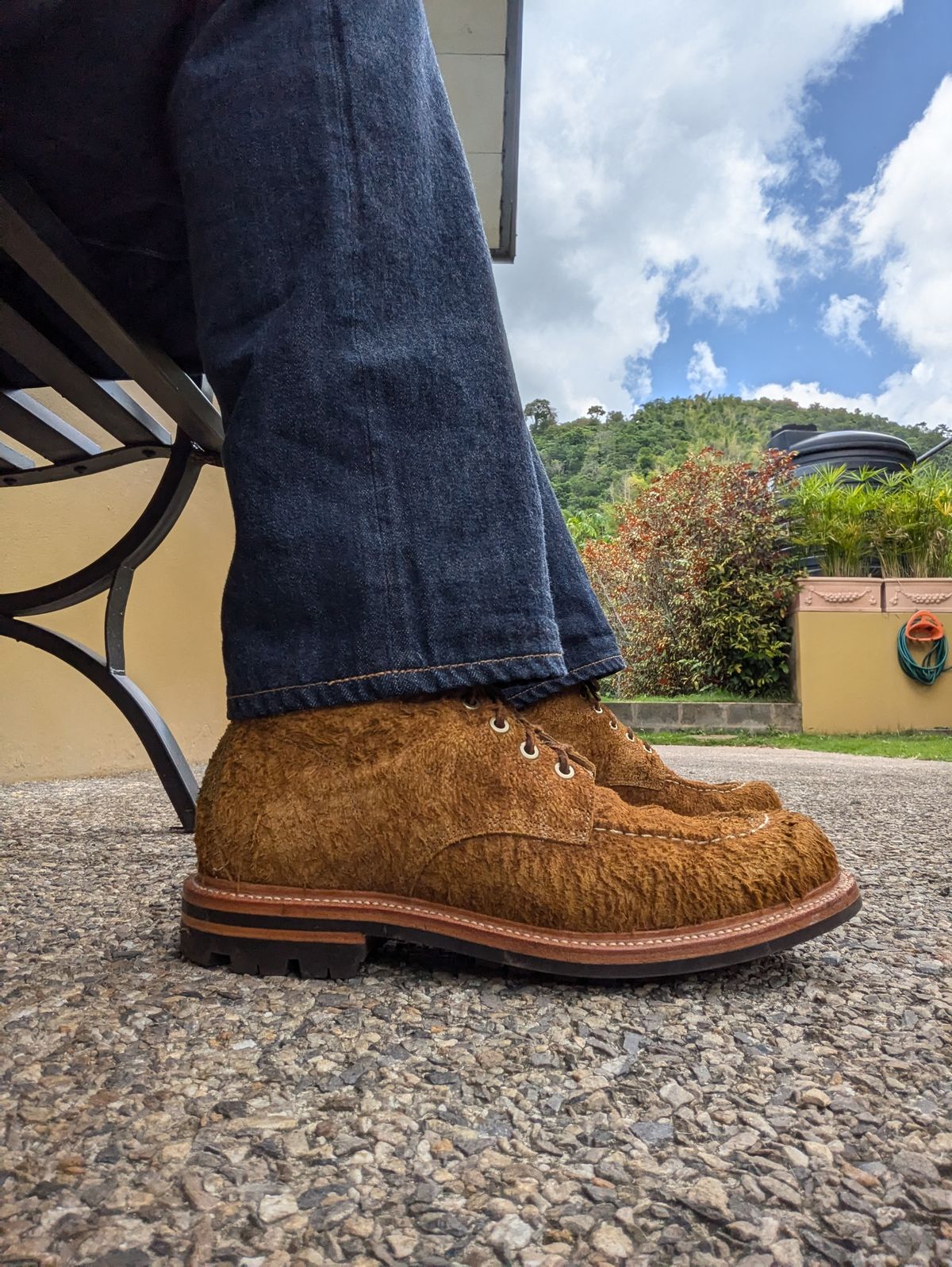 Photo by dwbrunton on September 17, 2024 of the Grant Stone Brass Boot in C.F. Stead Bronze Rough Mohawk.