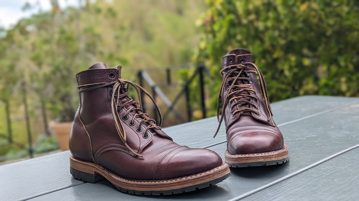 Photo by dwbrunton on April 30, 2024 of the White's MP-M1TC in Horween Burgundy Chromexcel.