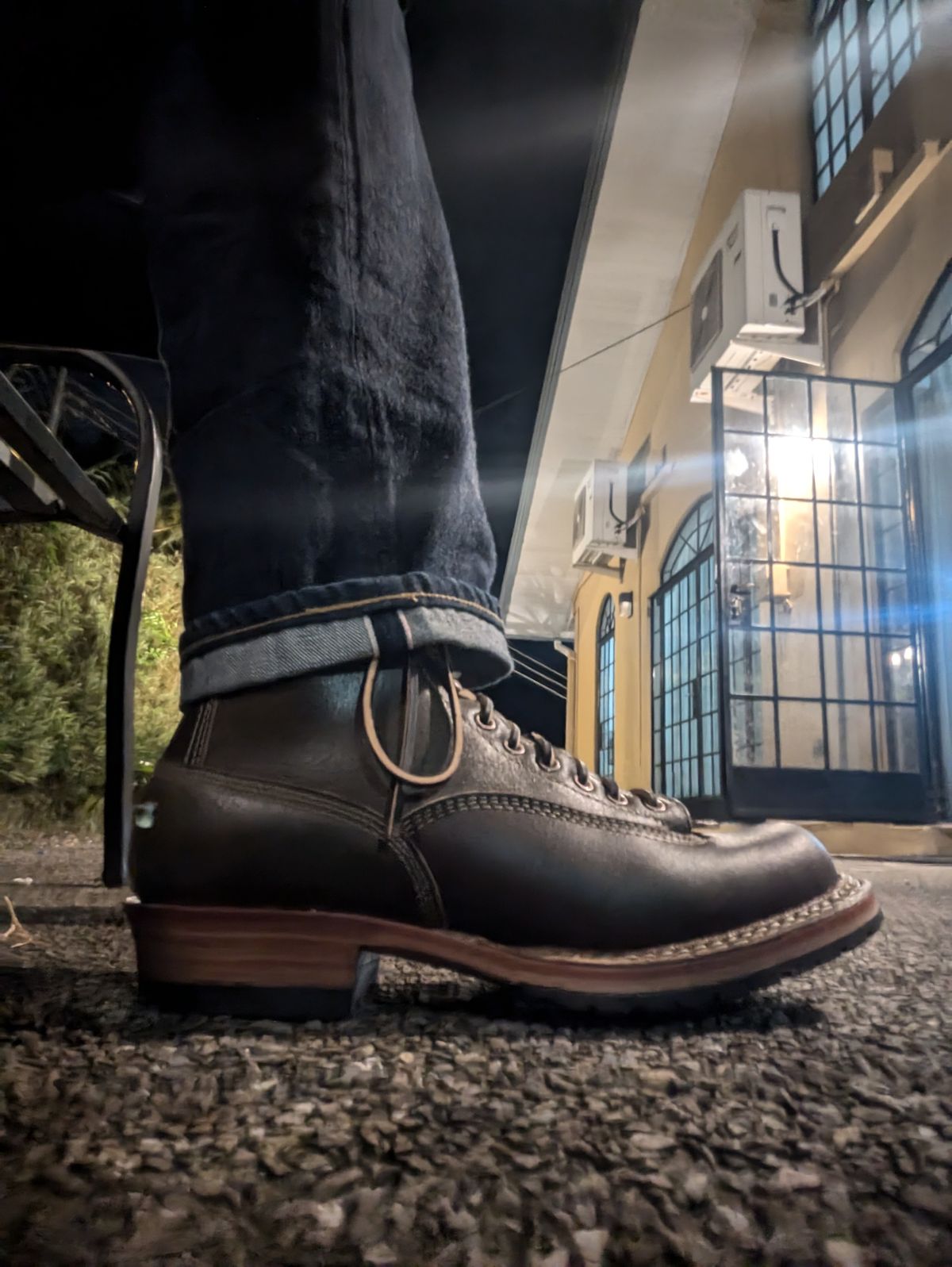 Photo by dwbrunton on October 24, 2024 of the White's Bounty Hunter in Horween Cinnamon Waxed Flesh & Horweem Olive Waxed Flesh.