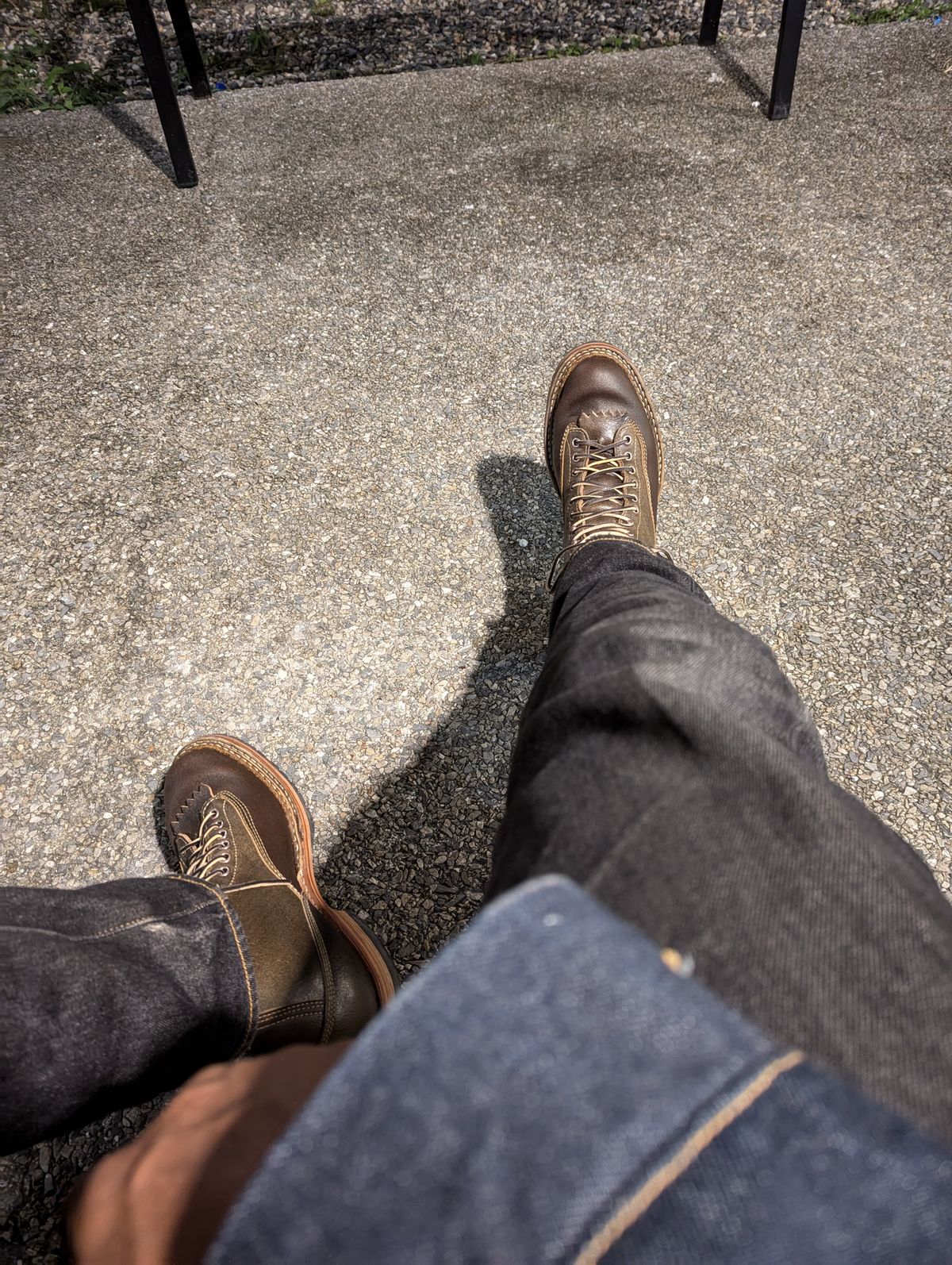 Photo by dwbrunton on November 1, 2024 of the White's Bounty Hunter in Horween Cinnamon Waxed Flesh & Horweem Olive Waxed Flesh.