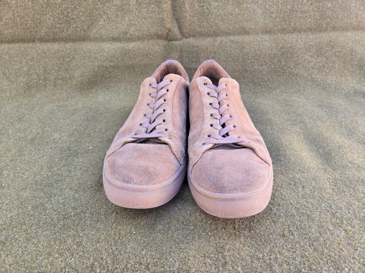 Photo by tdoellman on February 17, 2025 of the Thursday Premier Low Top in Camel Oil Snuff Suede.