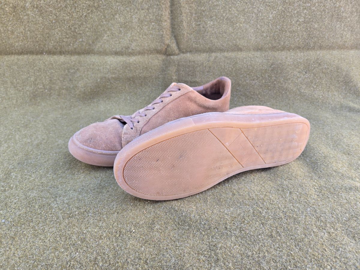 Photo by tdoellman on February 17, 2025 of the Thursday Premier Low Top in Camel Oil Snuff Suede.