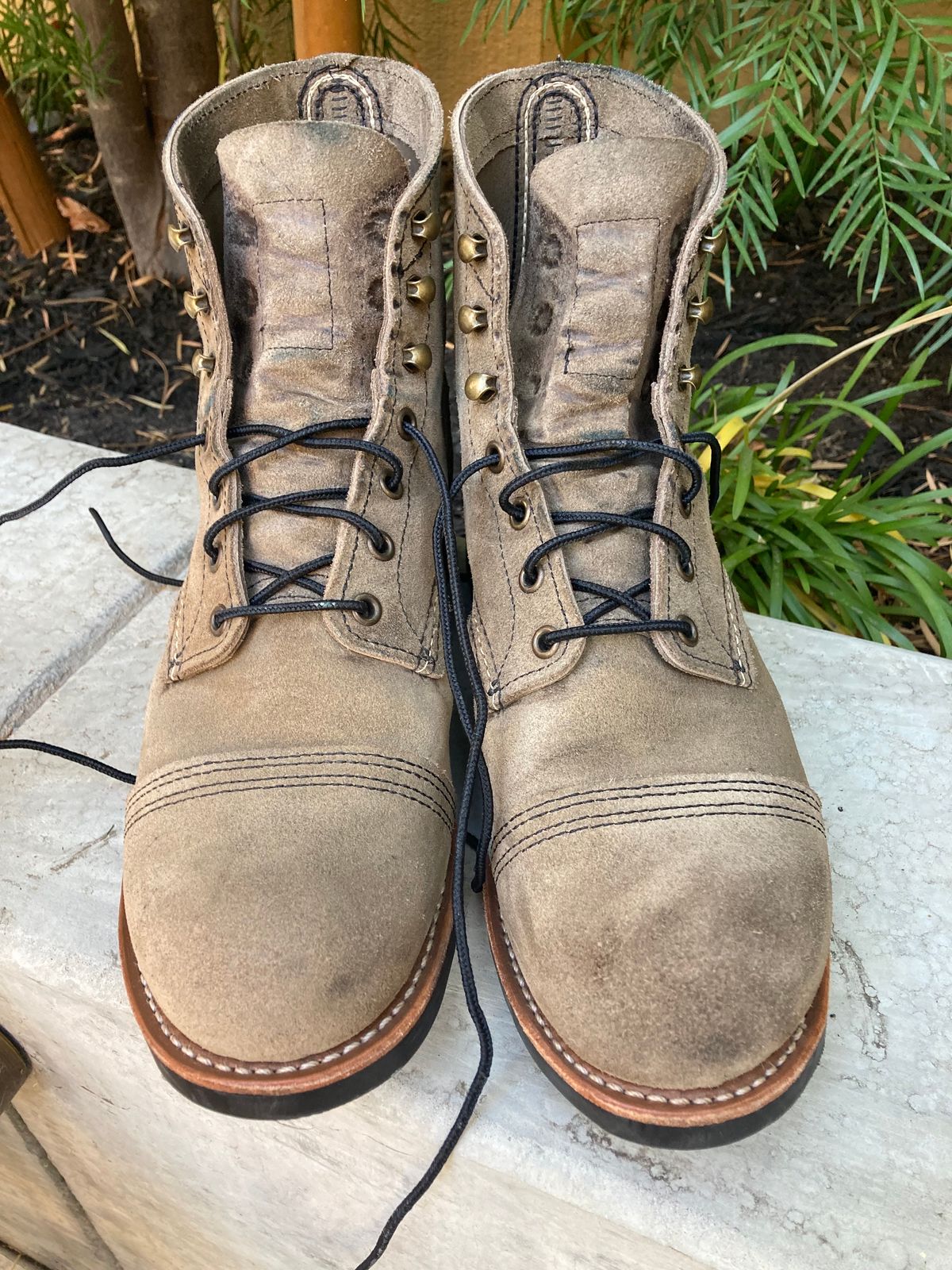 Photo by buellrider on November 5, 2023 of the Red Wing Iron Ranger in S.B. Foot Slate Muleskinner.