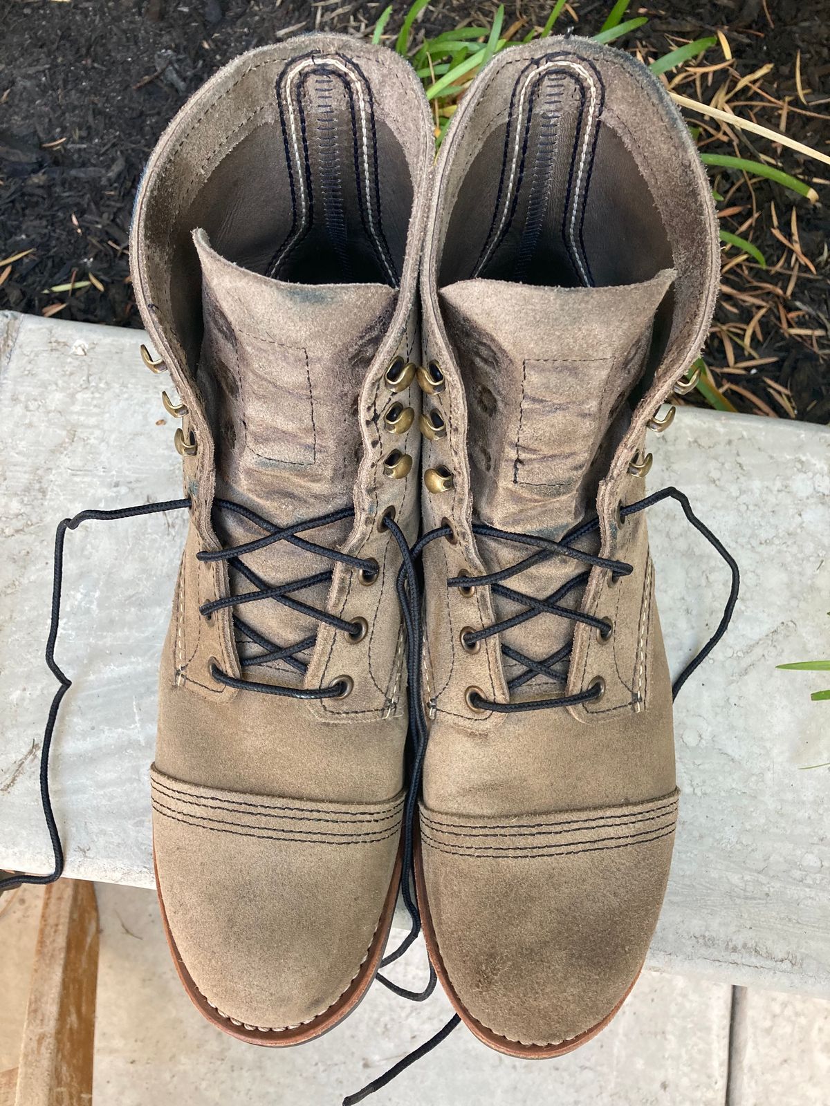 Photo by buellrider on November 5, 2023 of the Red Wing Iron Ranger in S.B. Foot Slate Muleskinner.