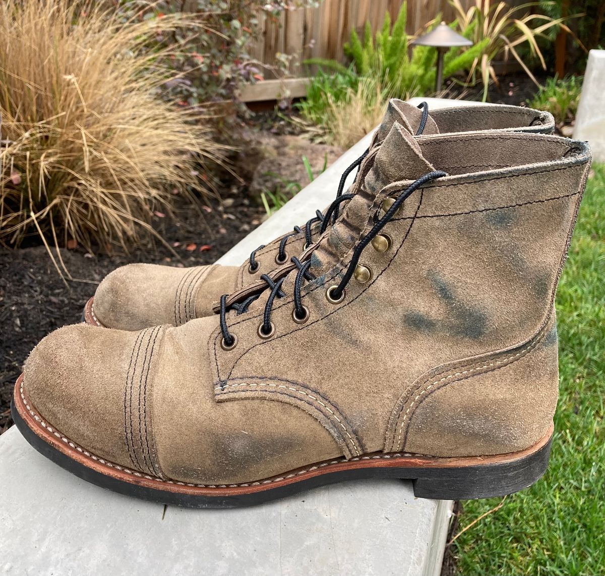 Photo by buellrider on January 1, 2024 of the Red Wing Iron Ranger in S.B. Foot Slate Muleskinner.