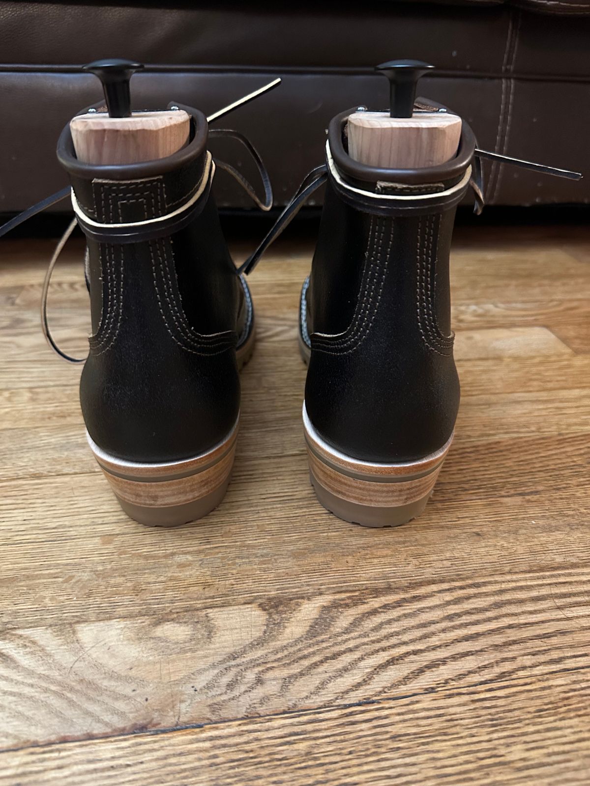 Photo by bric on December 19, 2023 of the Nicks Lace Up Heritage in Horween Brown Waxed Flesh.
