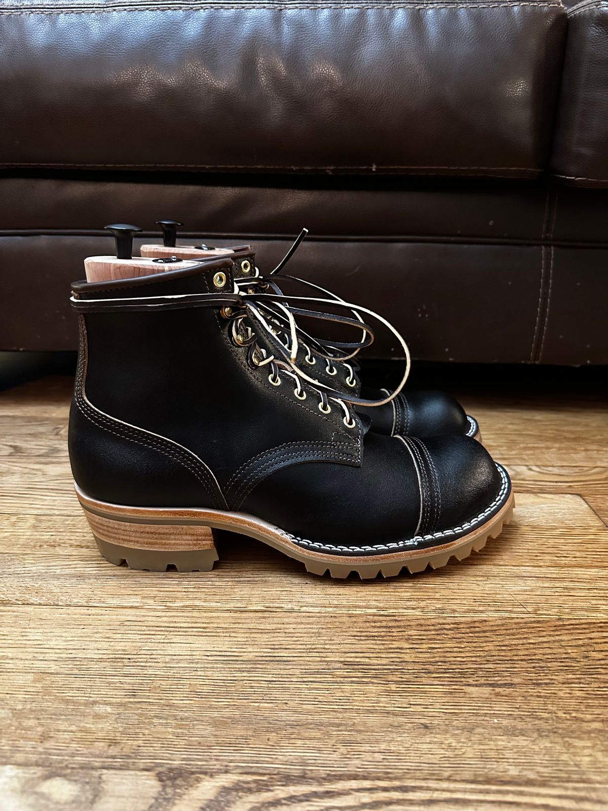 Photo by bric on December 19, 2023 of the Nicks Lace Up Heritage in Horween Brown Waxed Flesh.