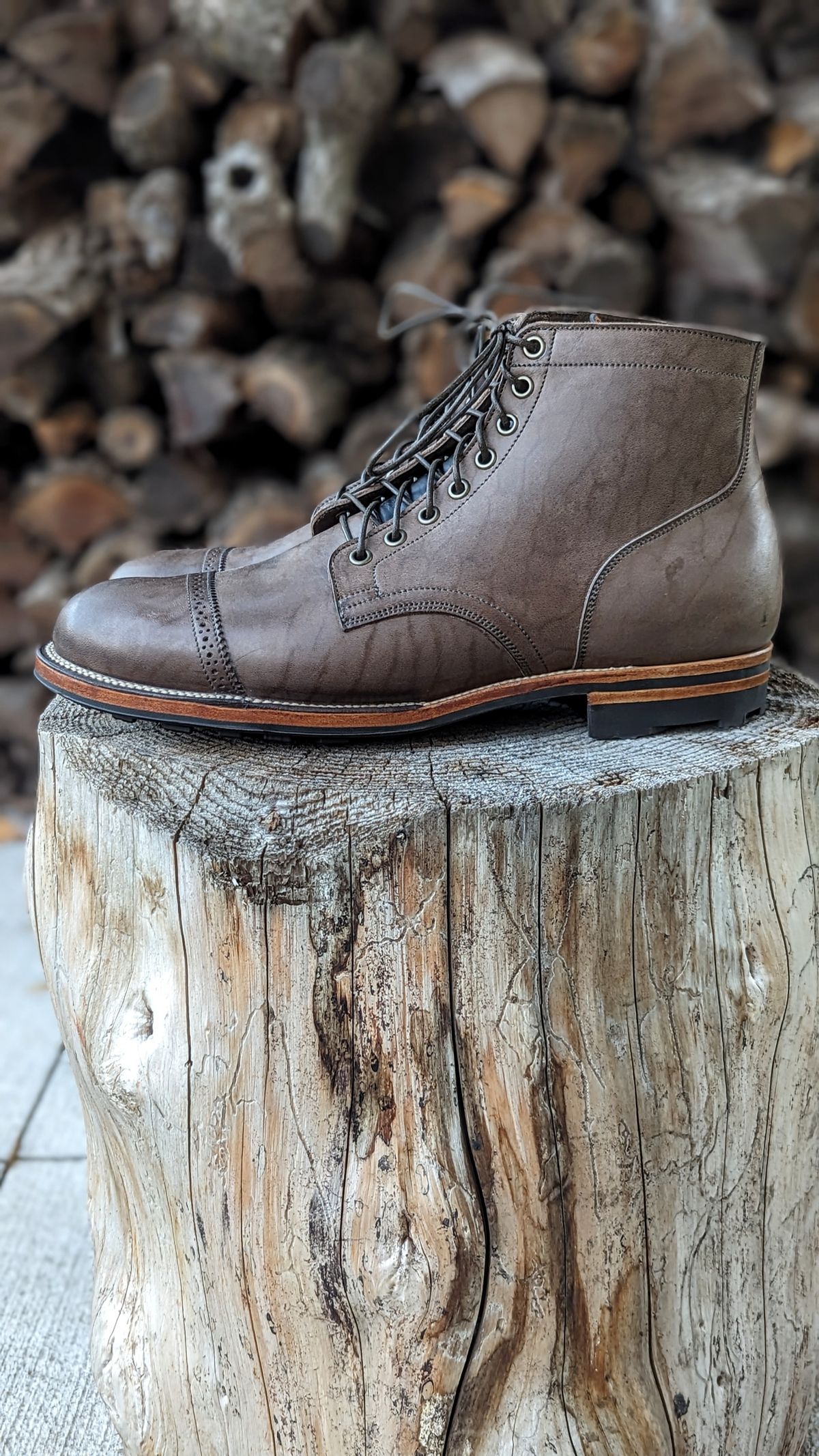 Photo by timelesstough on October 2, 2023 of the Viberg Service Boot BCT in Maryam 1071 Horsebutt.
