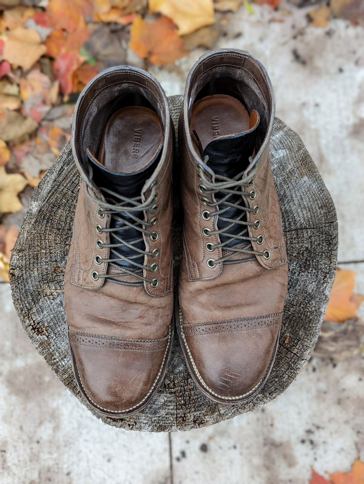 Photo by timelesstough on November 1, 2023 of the Viberg Service Boot BCT in Maryam 1071 Horsebutt.