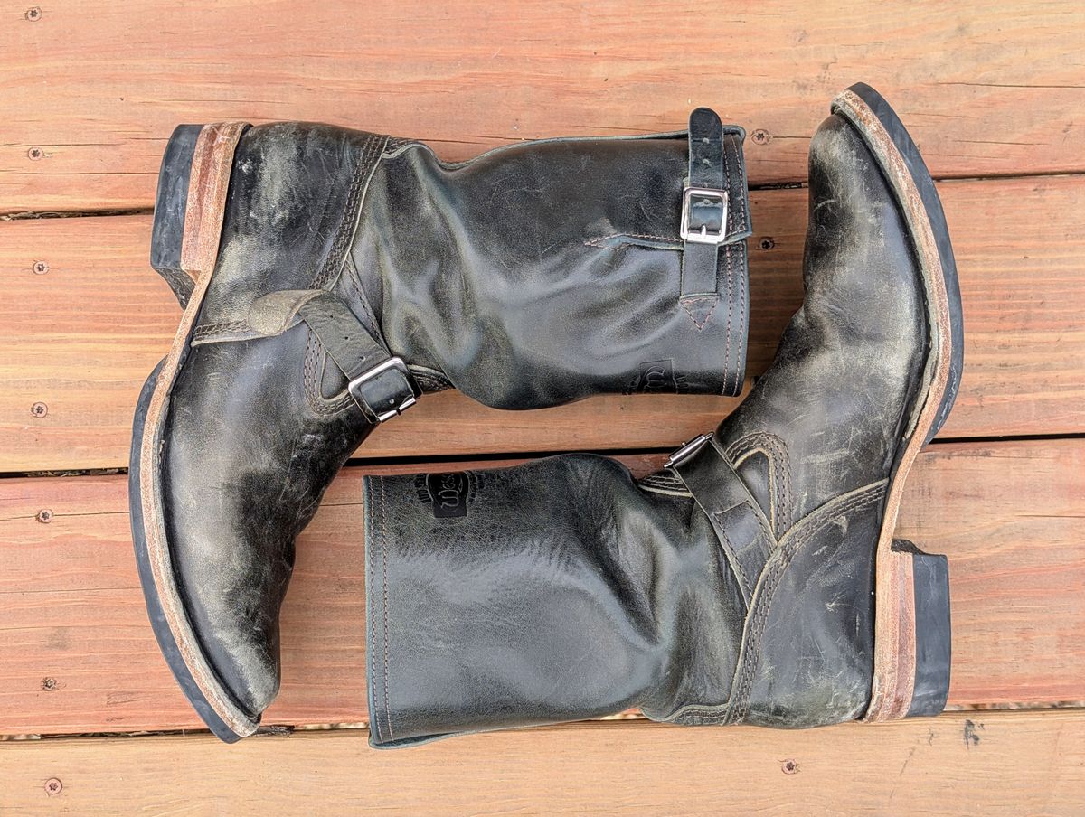 Photo by timelesstough on March 3, 2025 of the Wesco Mister Lou in Maryam Petrolio Waxed Black Horsehide.